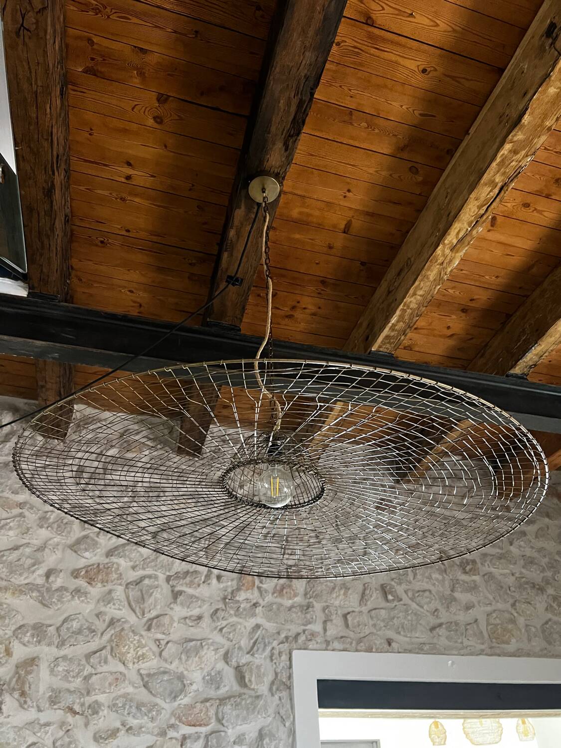 Chandelier / suspension in metal wires