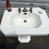 Sink on column