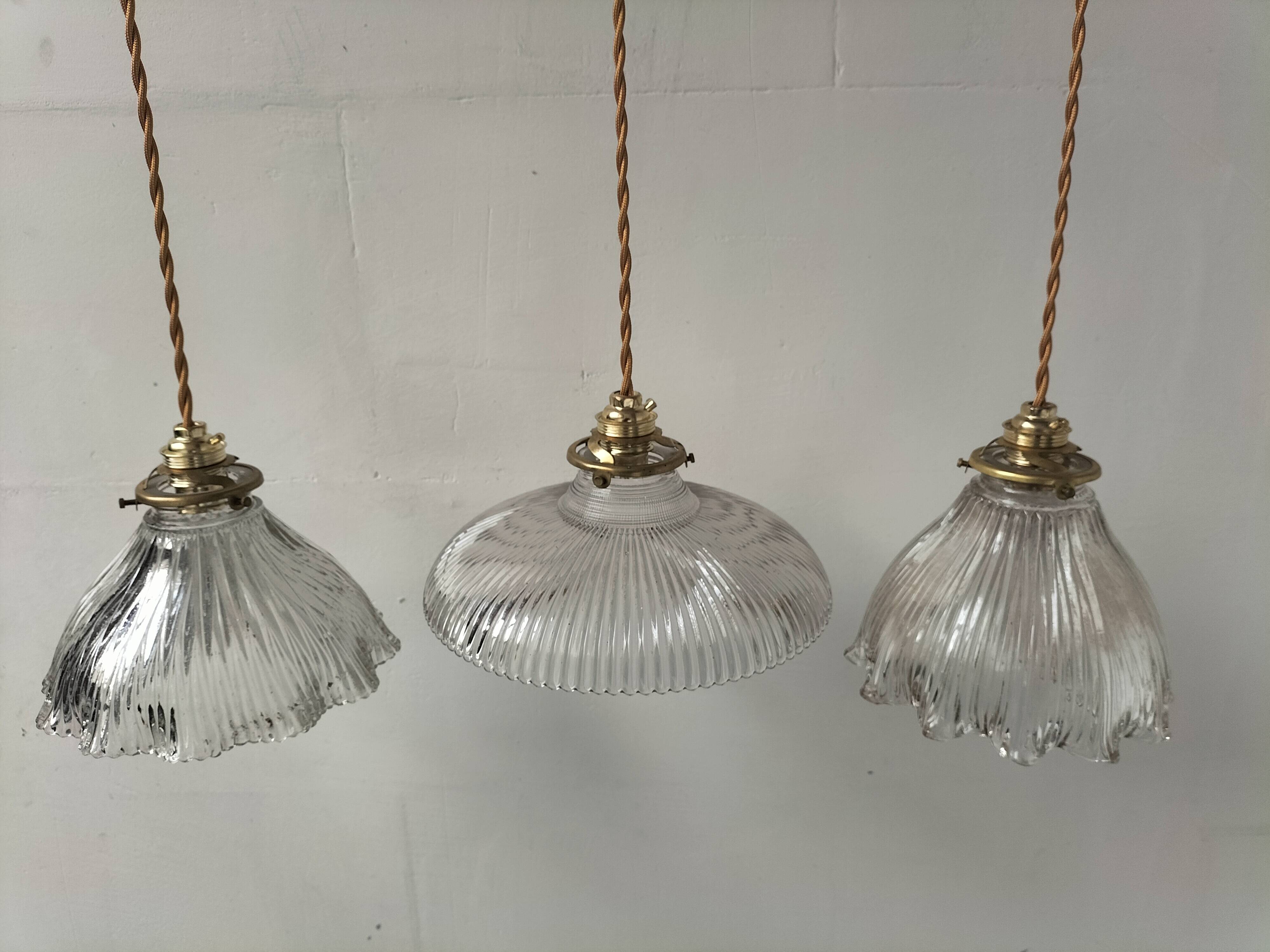 3 holophane suspensions