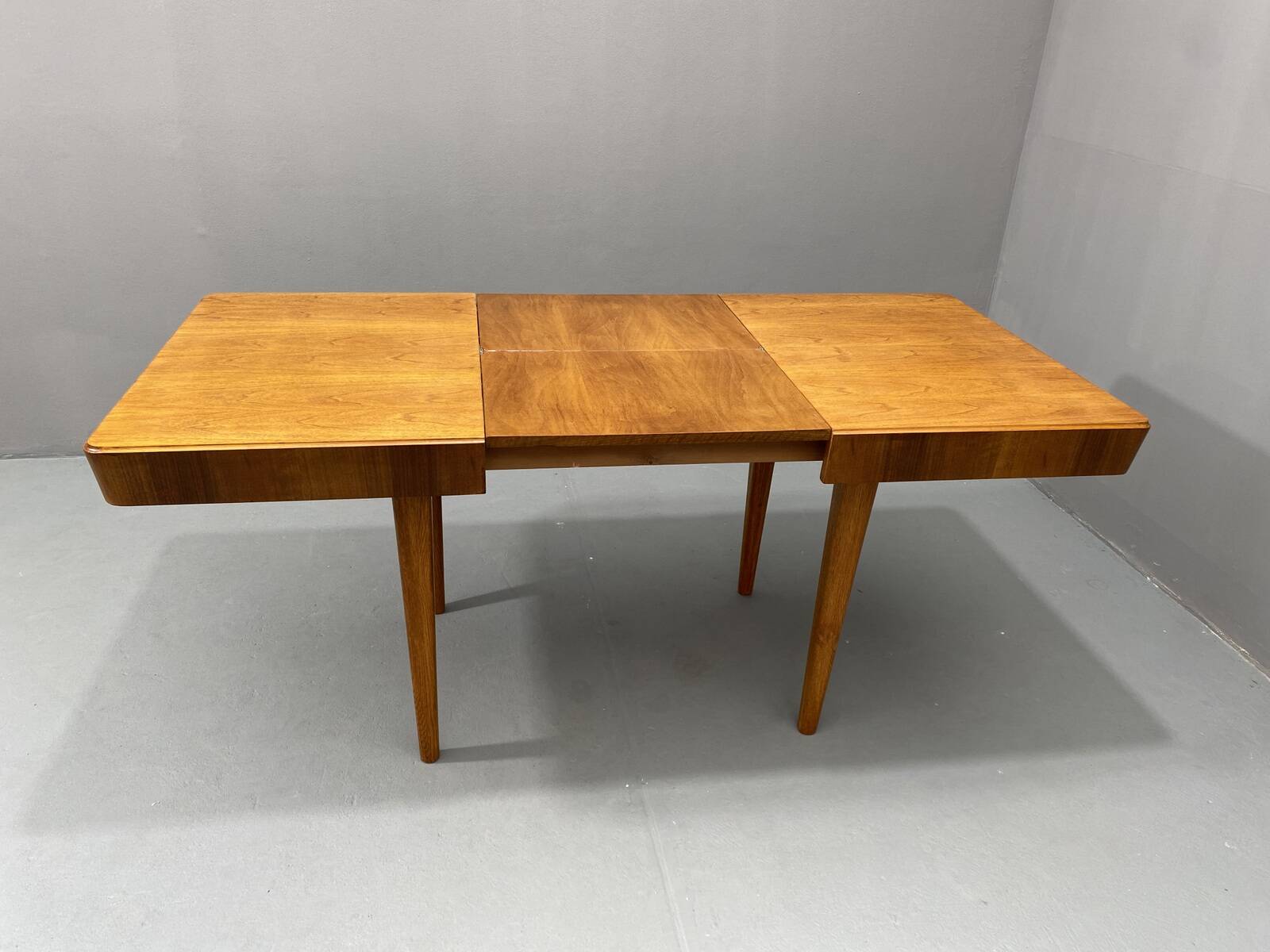 Table à manger réglable en noyer par Setona, années 1950, Tchécoslovaquie