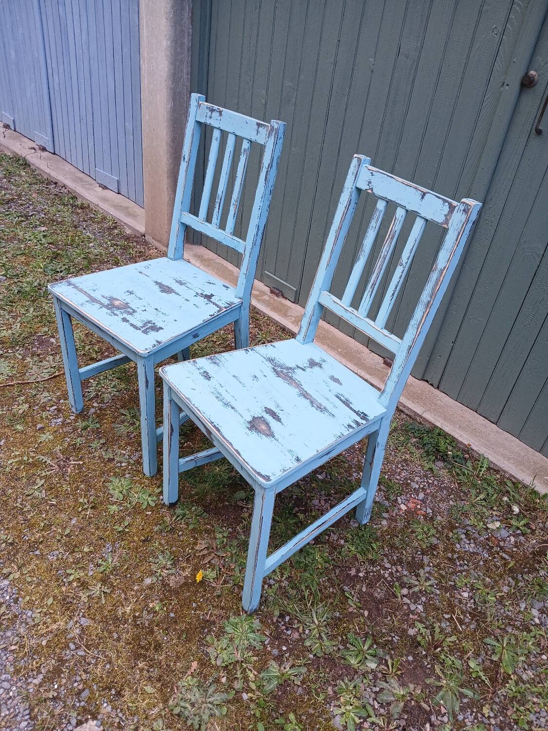 2 vintage style chairs