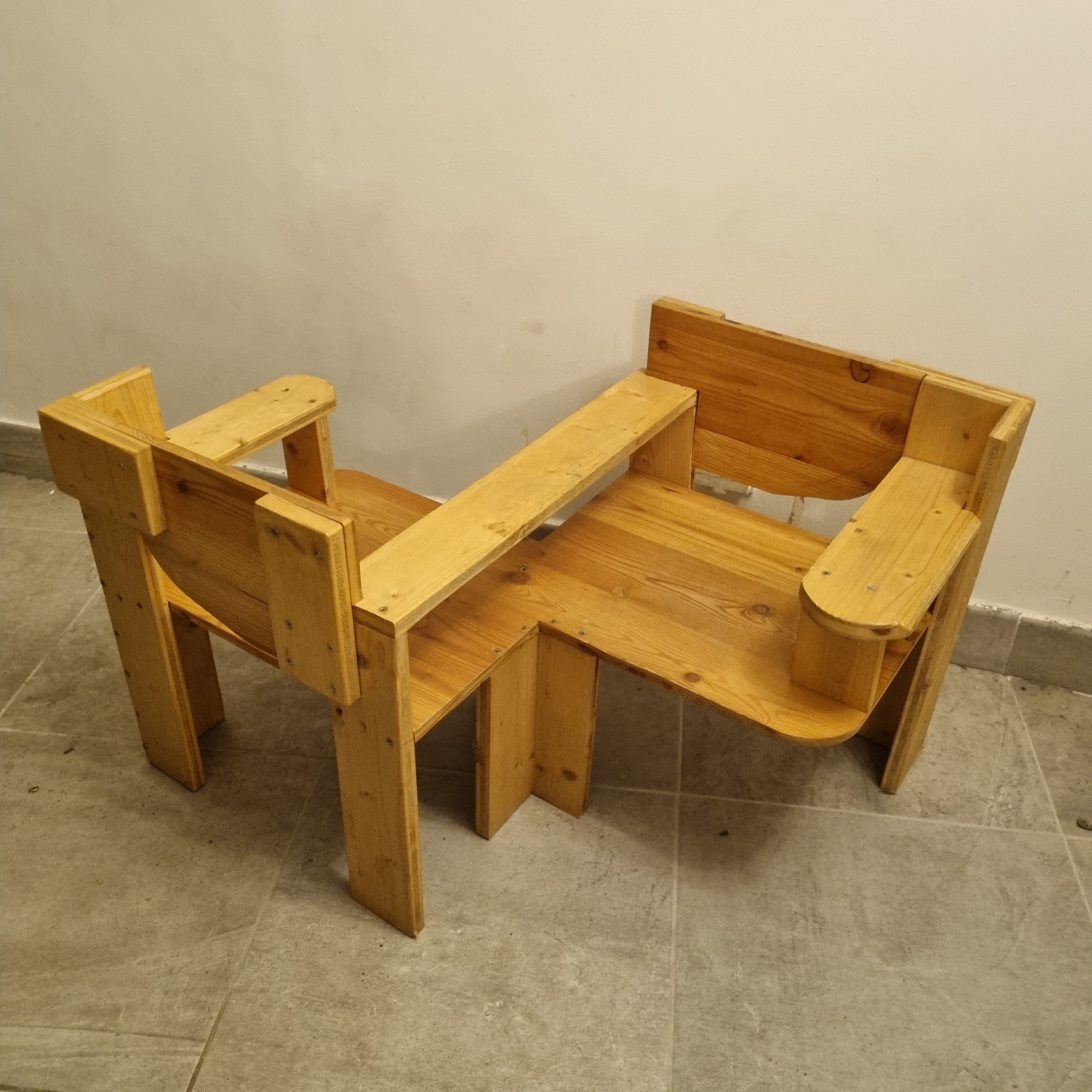 Confidant armchair for children