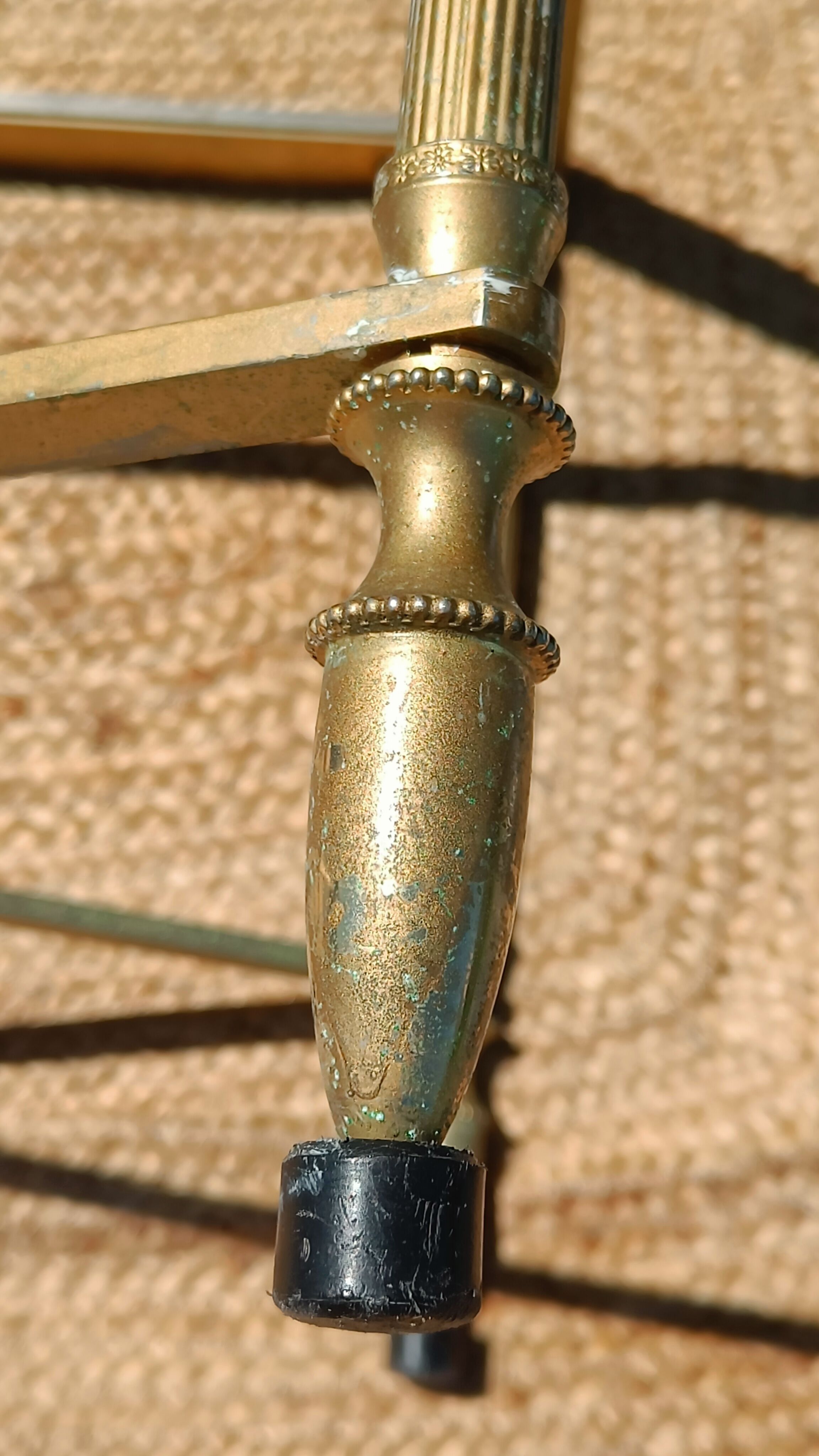 Table basse en marbre et laiton, style Maison Jansen, années 1970