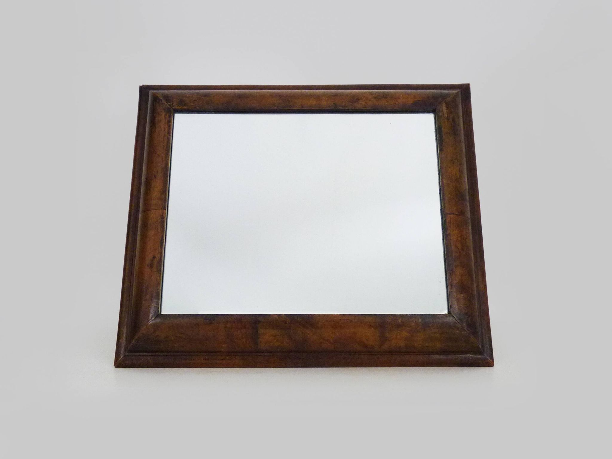 Very large Psyche Mirror in walnut wood. Orthodox bible mirror. 19th century. 53X63 cm - 20.86X24