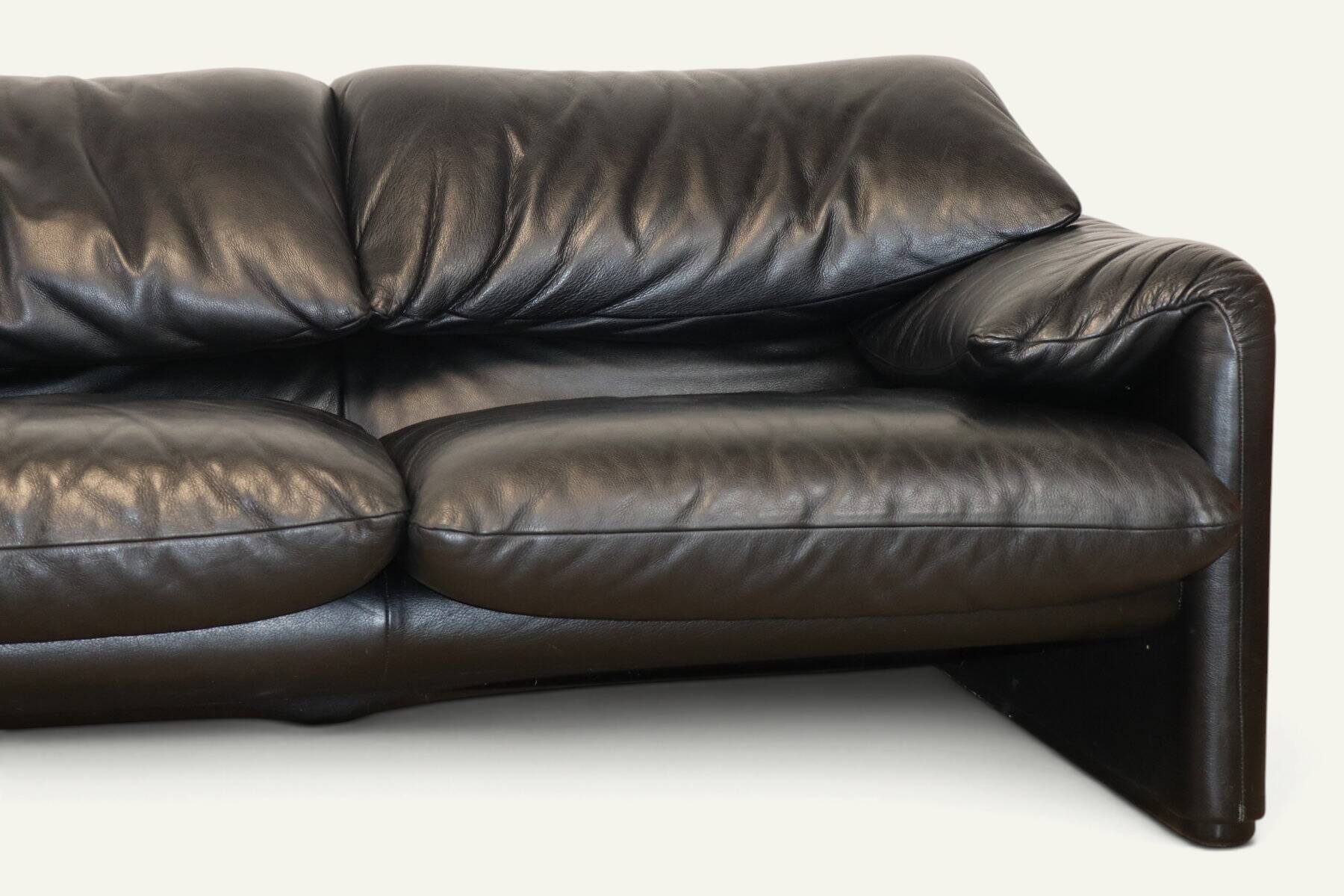 Maralunga 3-seater sofa in black leather by Vico Magistretti for Cassina