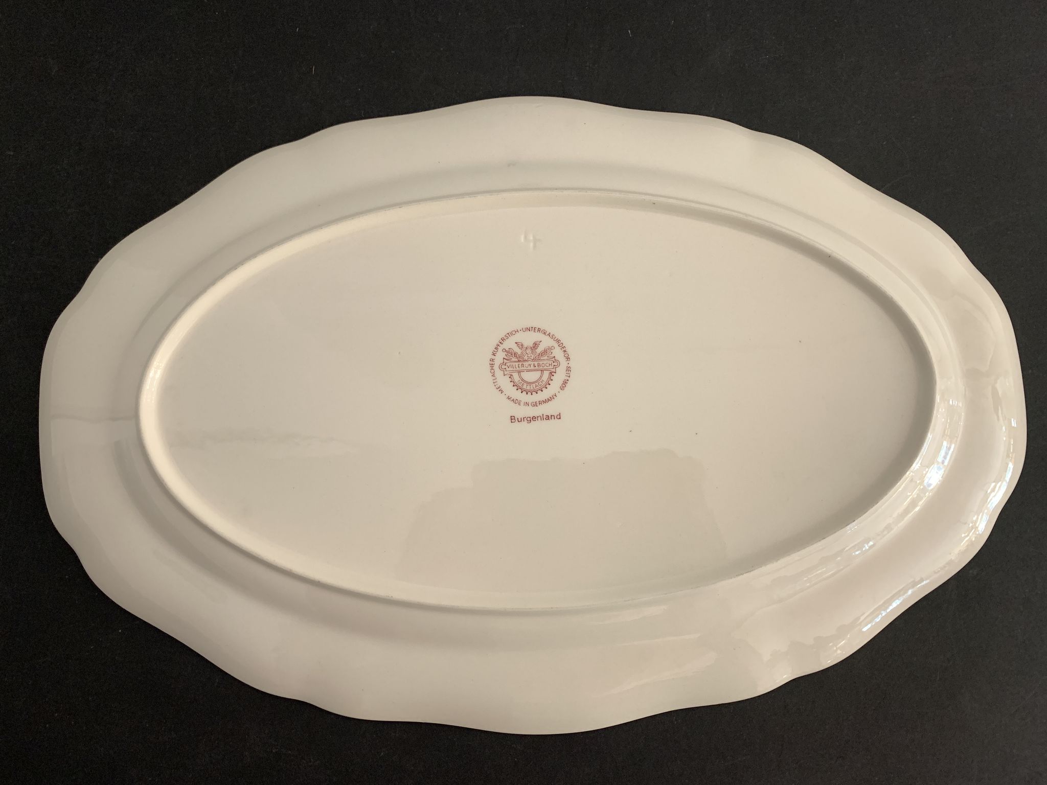 Oval flat Villeroy and Boch, model Burgenland red