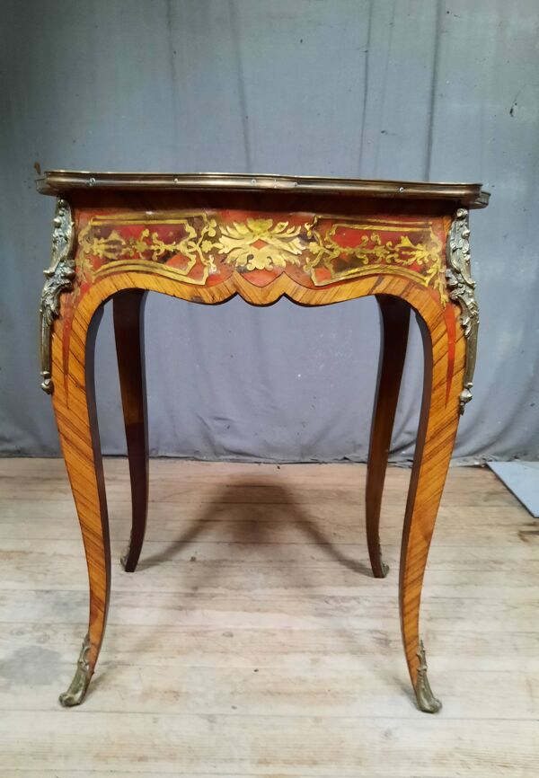Table  Louis XV  en marqueterie rouge