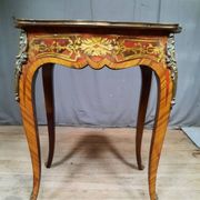 Table  Louis XV  en marqueterie rouge