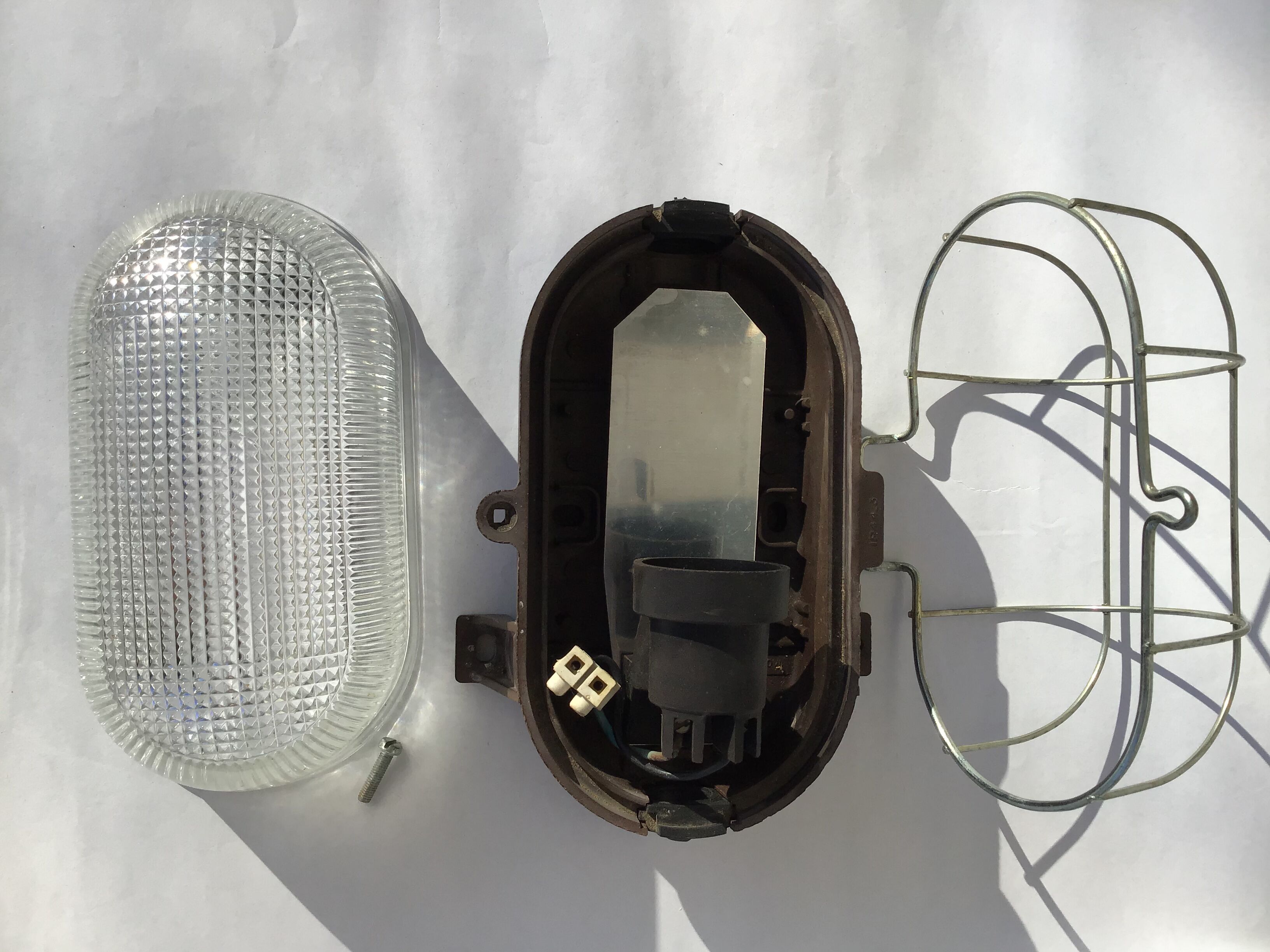 Industrial sconce hublot oval bakelite base