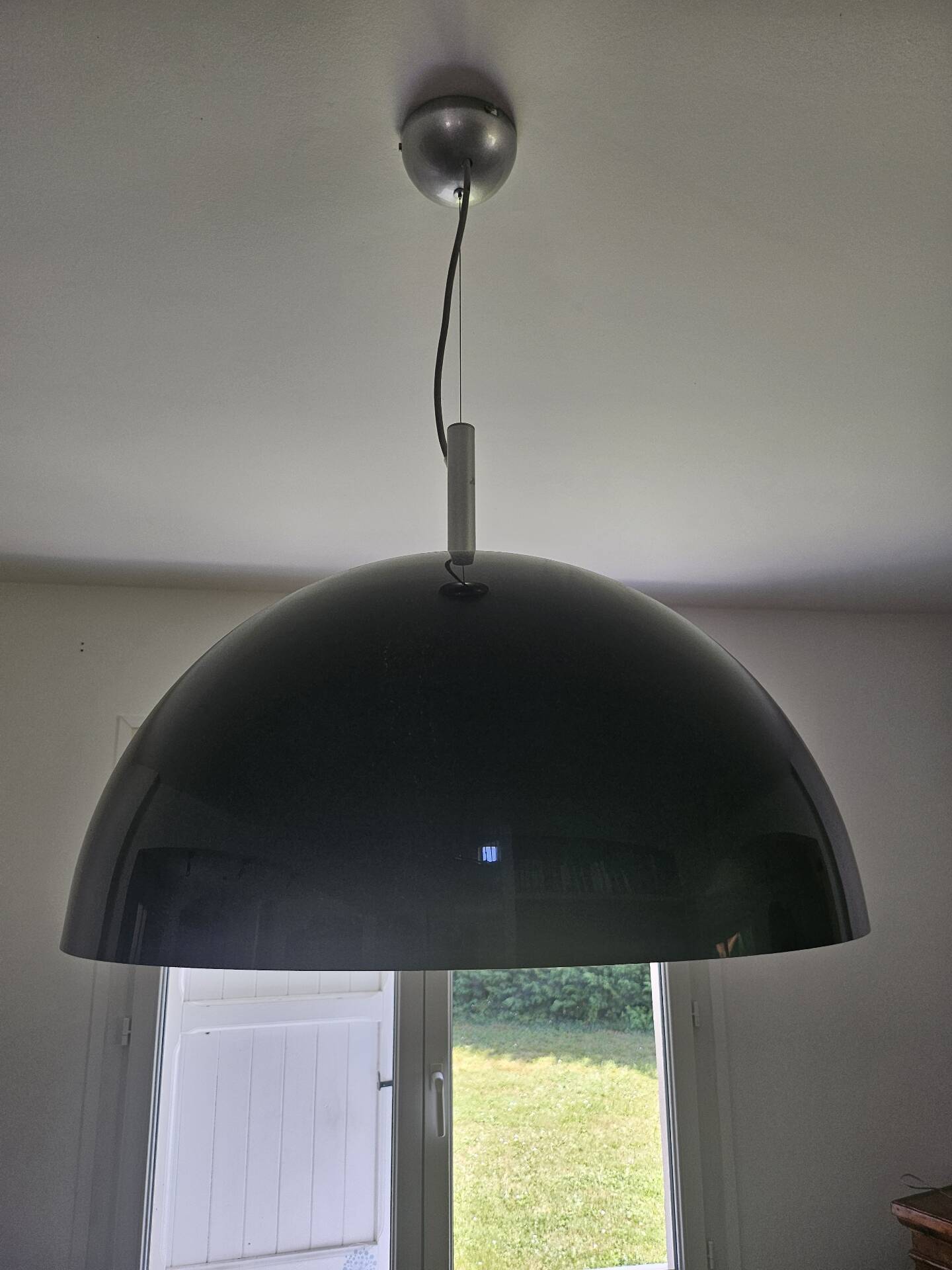 1 set of 3 black lacquered umbrella-style pendants