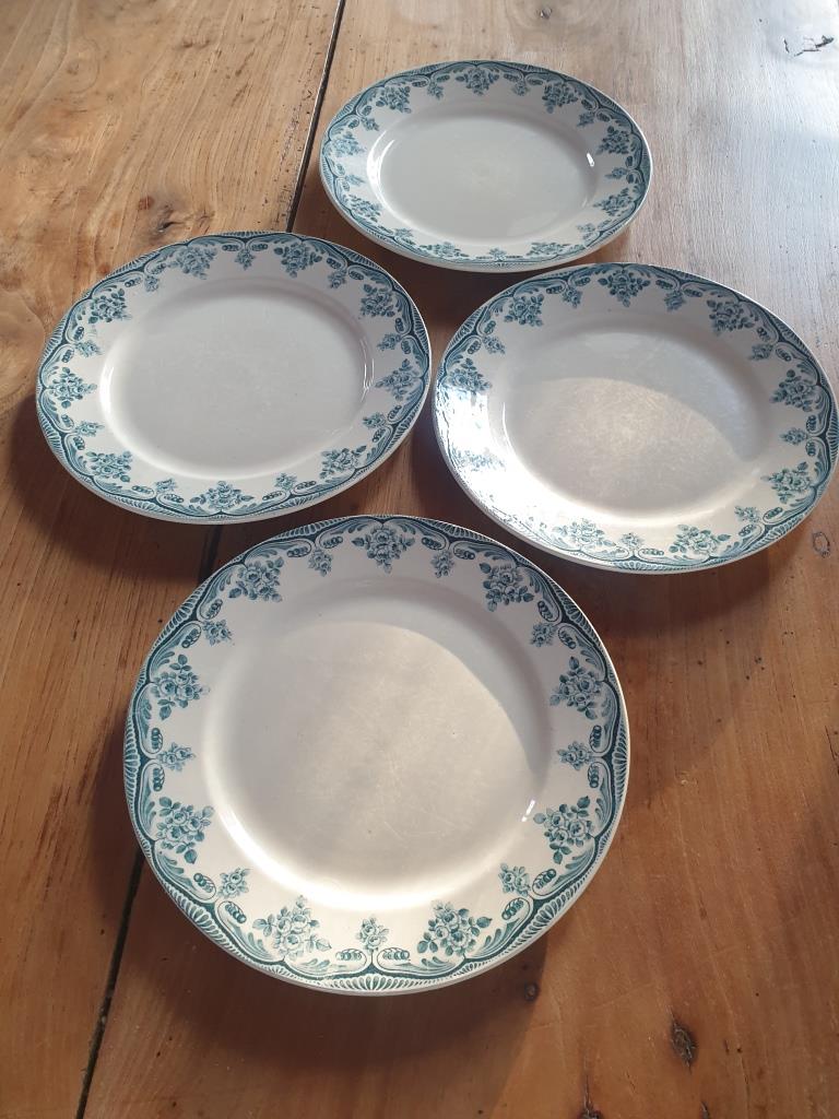Set 4 flat plates Choisy le Roi XIXth Terre de Fer Boulenger model Bordeaux