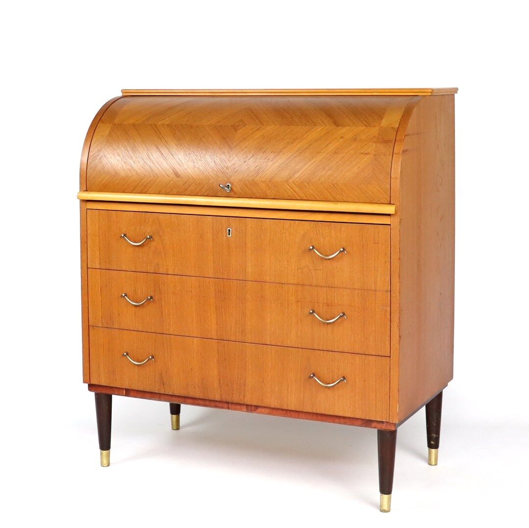 Scandinavian roller secretary