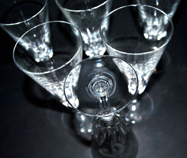 Baccarat lot de 6 flûtes à champagne en cristal taillé modèle Carcassonne 1960