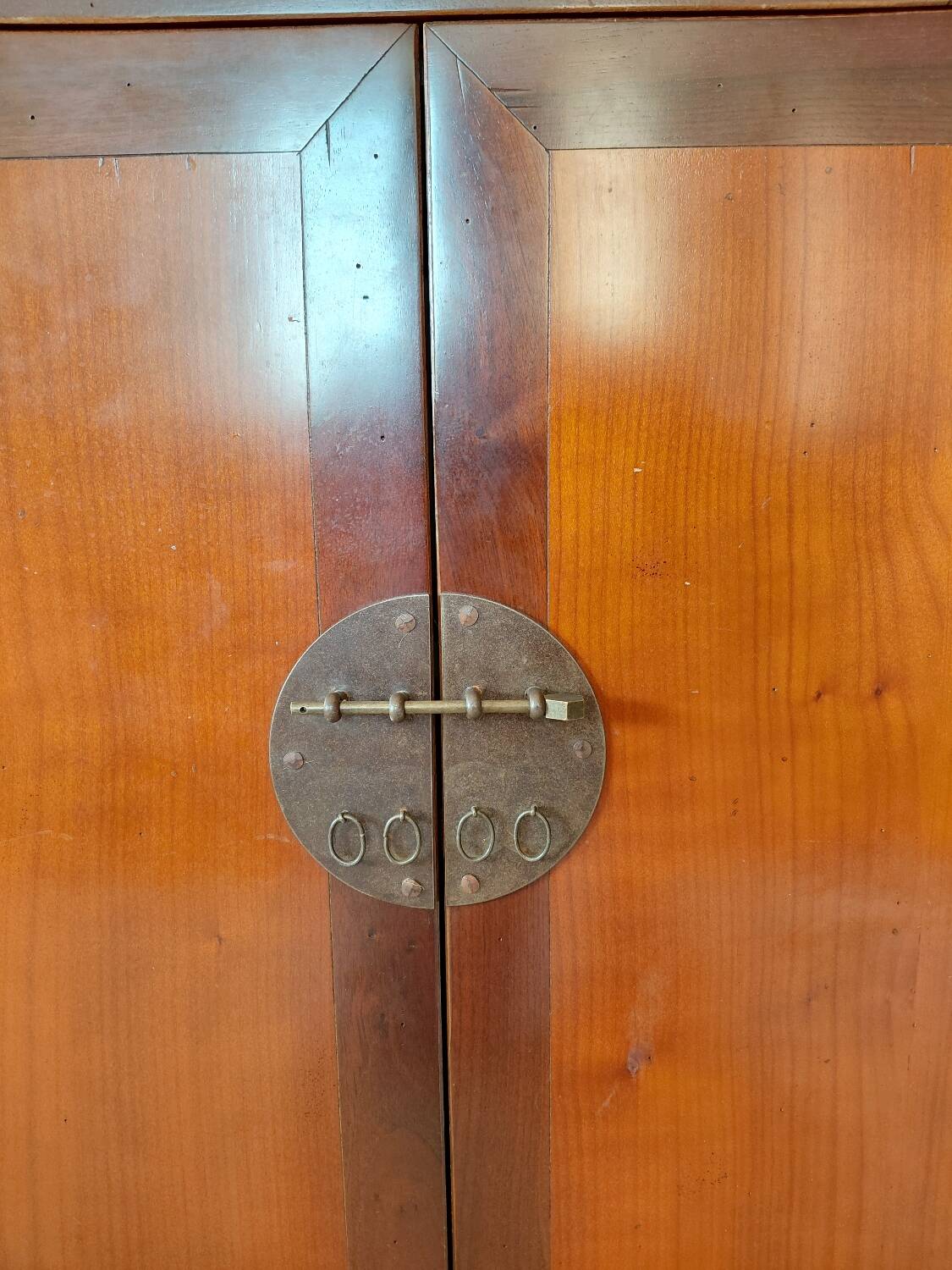 Buffet under Roche Bobois in wood, Chinese/Asian vintage furniture.