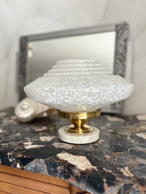Art Deco saucer lamp in Clichy glass