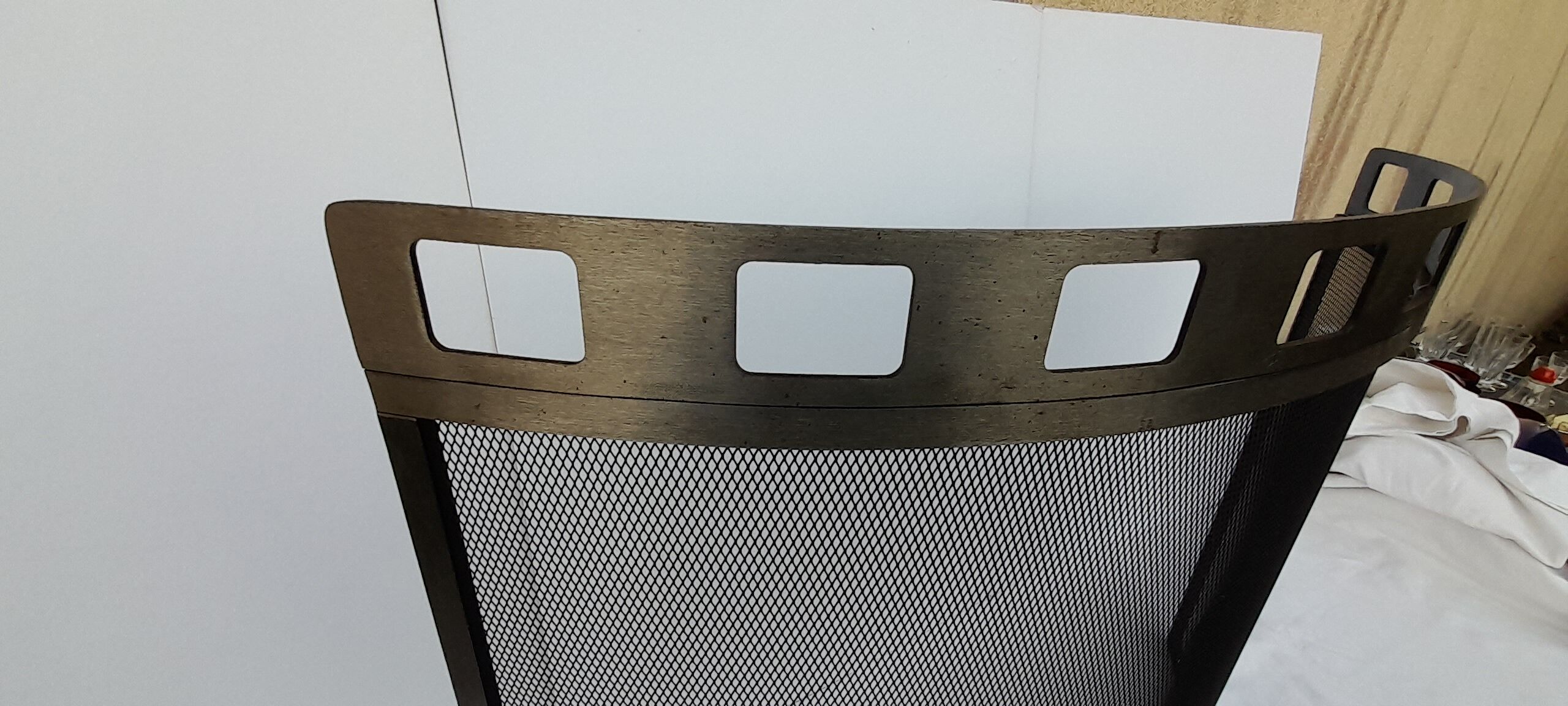 Rounded steel fire screen L 70 cm H 56 cm for fireplace or stove