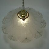 Suspension (spider web decor)