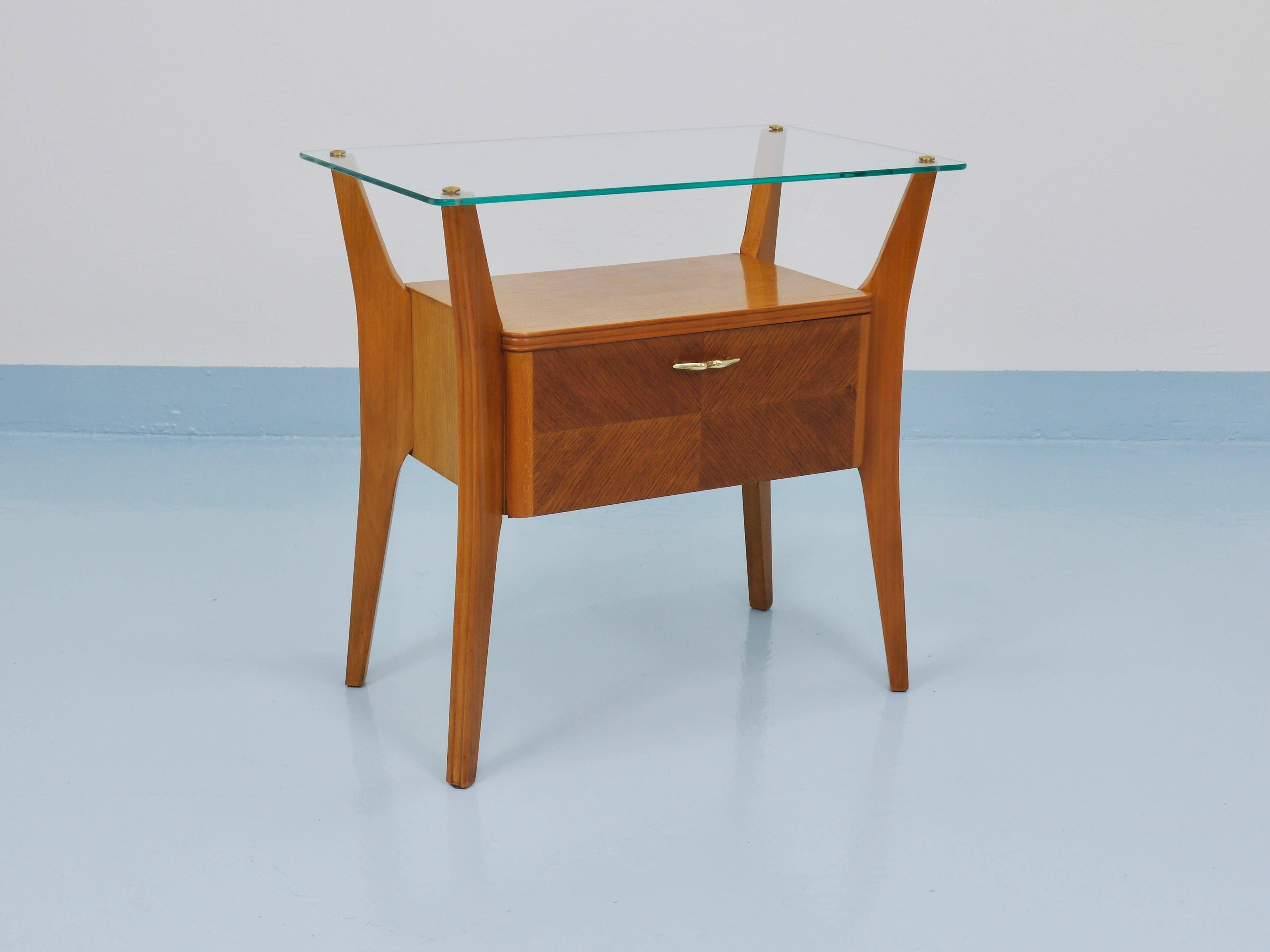 Gio Ponti bedside table in maple and walnut, La Permanente Mobili Cantù, 1940s