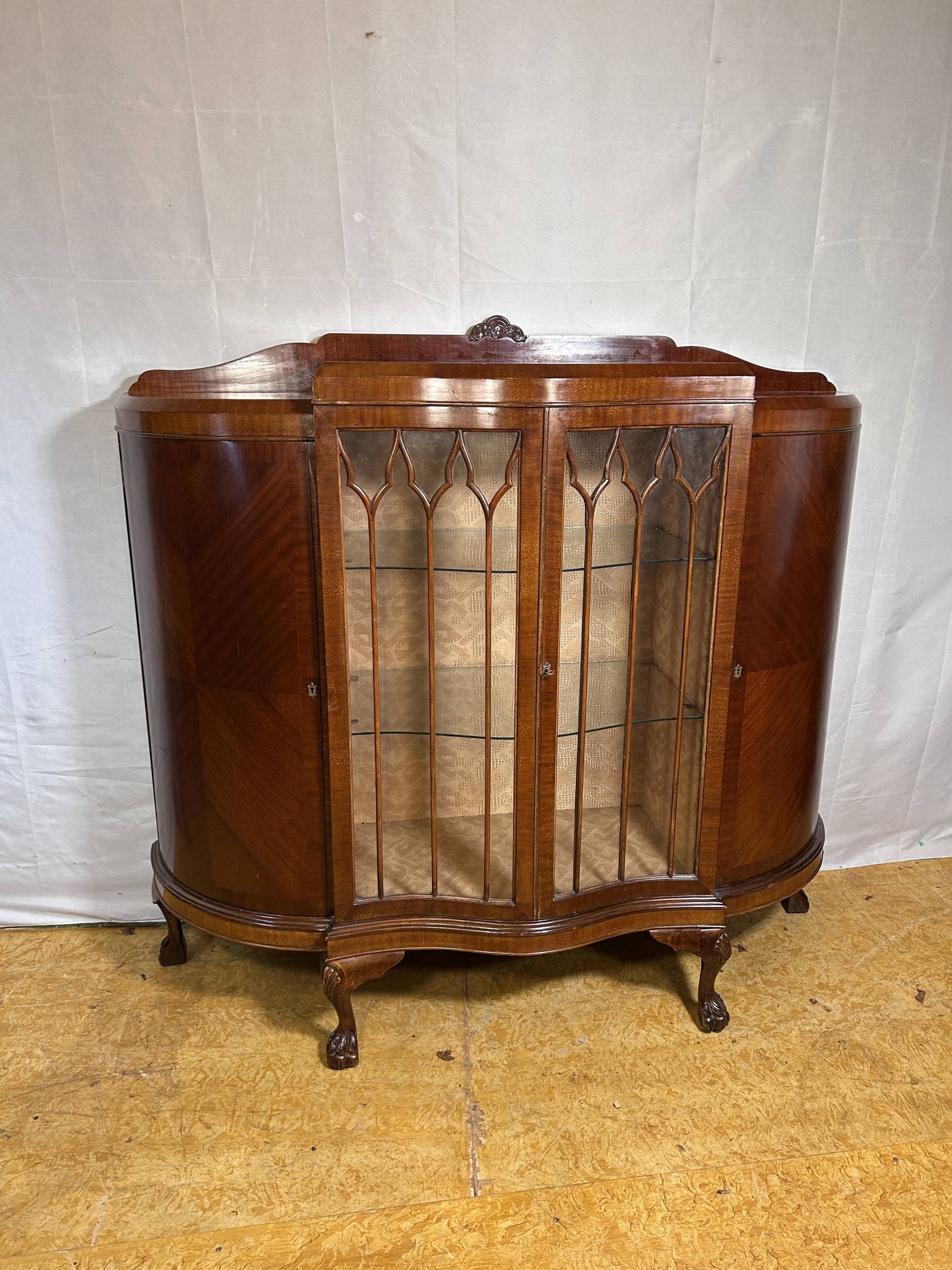 Late Victorian / Early Edwardian Display Cabinet (1880–1900)  A truly charm