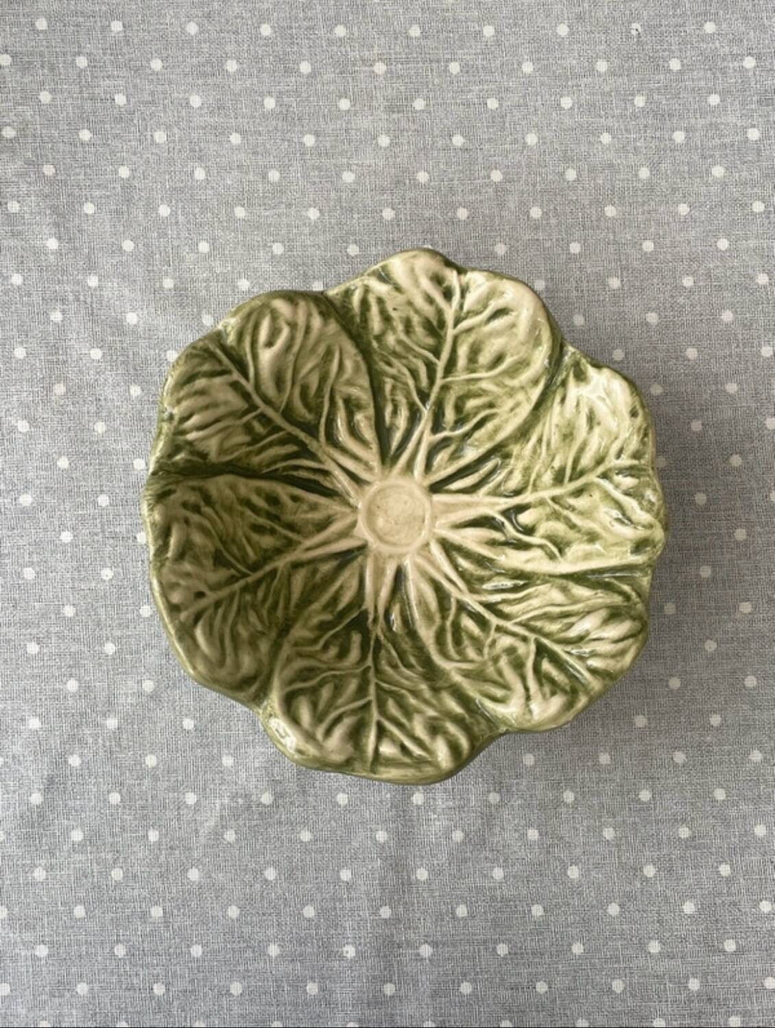 Set of 3 vintage ceramic salad bowls with cabbage leaves