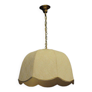 Plafonnier en dentelle,