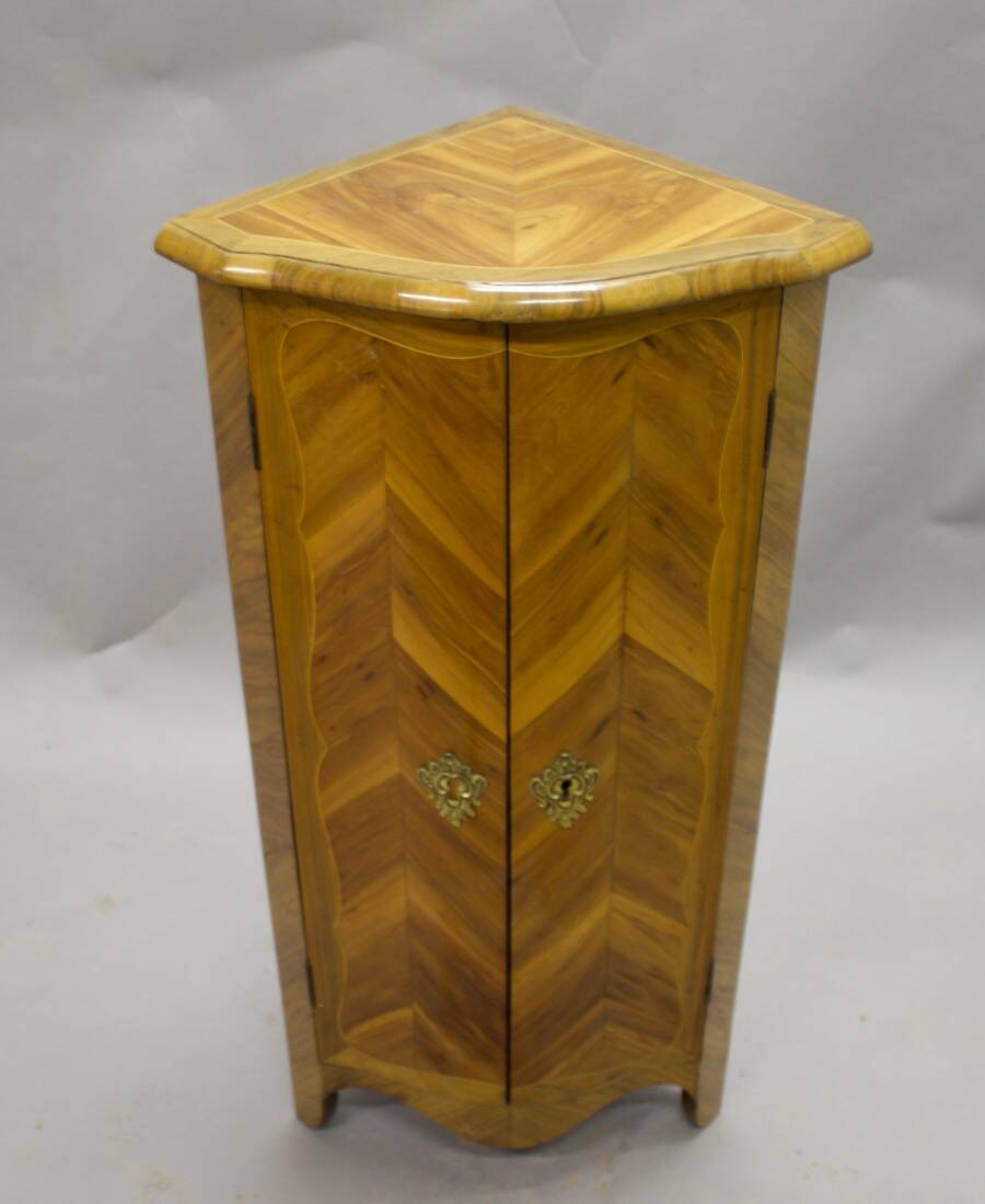 Small 18th century marquetry corner cabinet