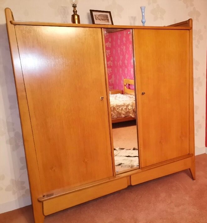 Armoire vintage année 50 (Fédération Nationale Ameublement