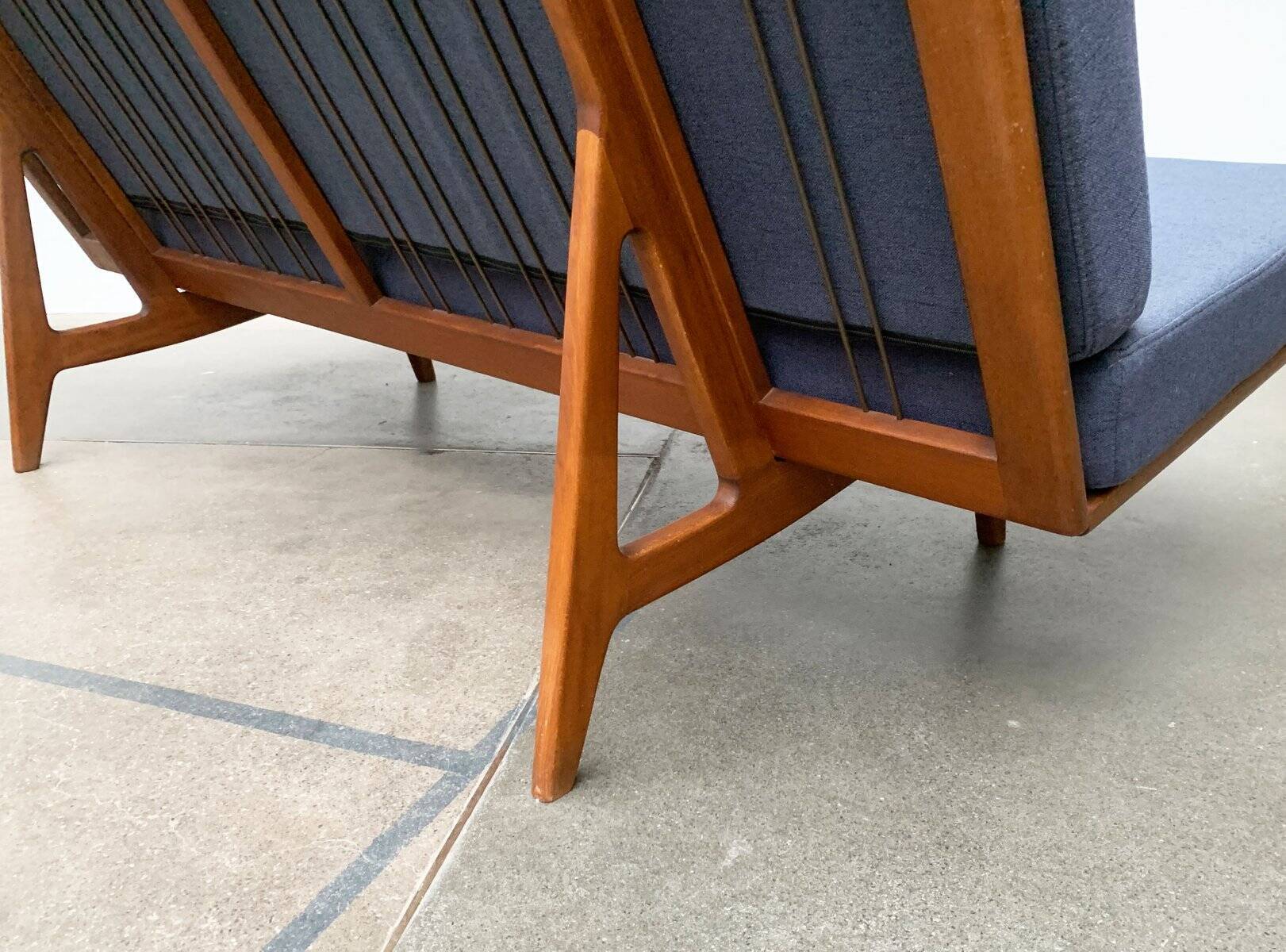 Mid-century minimalist teak canapé by Orla Mølgaard Nielsen for France & Søn / France & Daverkosen.