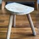 Tabouret tripode en bois