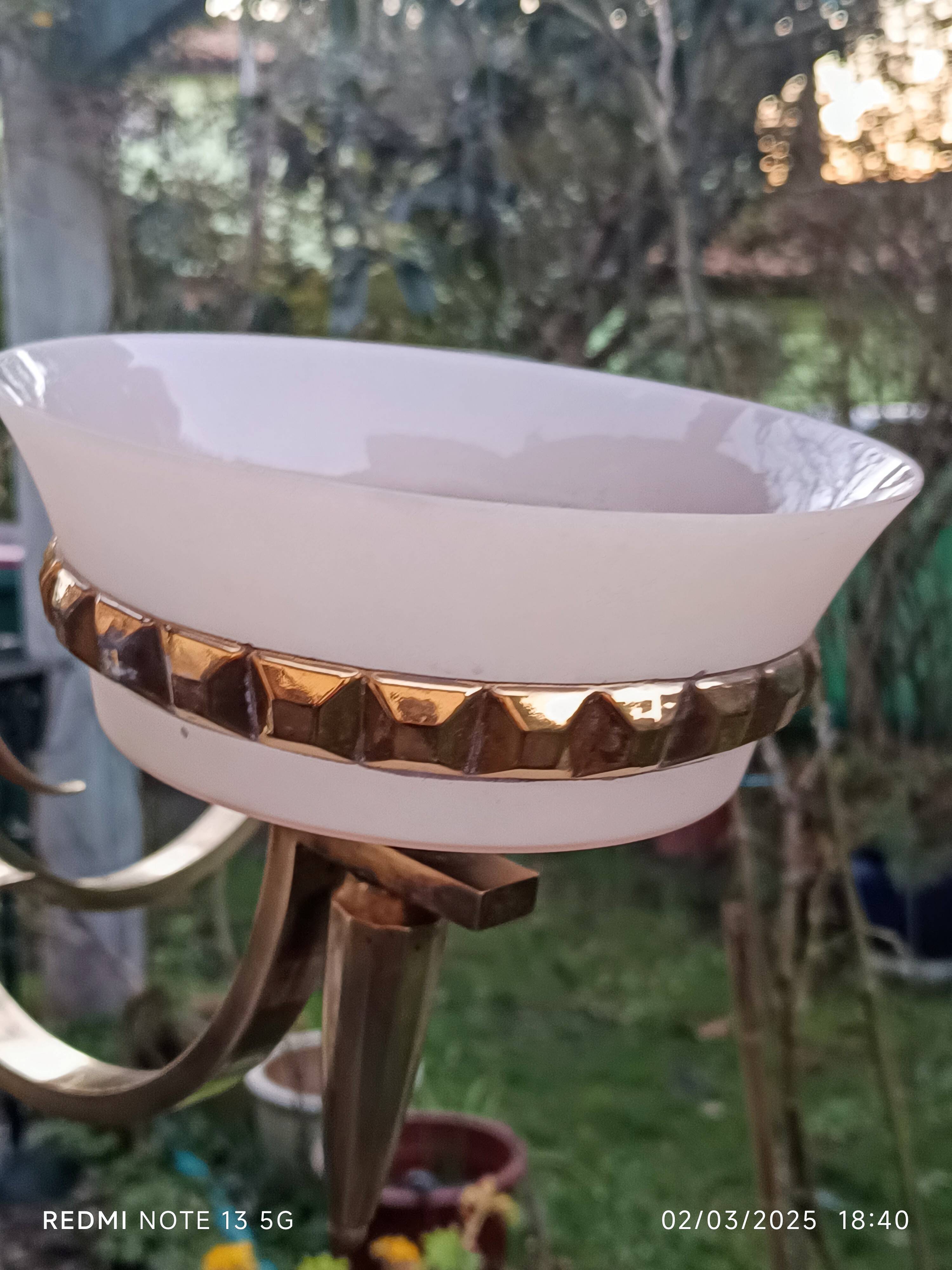 Art Deco chandelier with 4 lights in bronze and opaline.