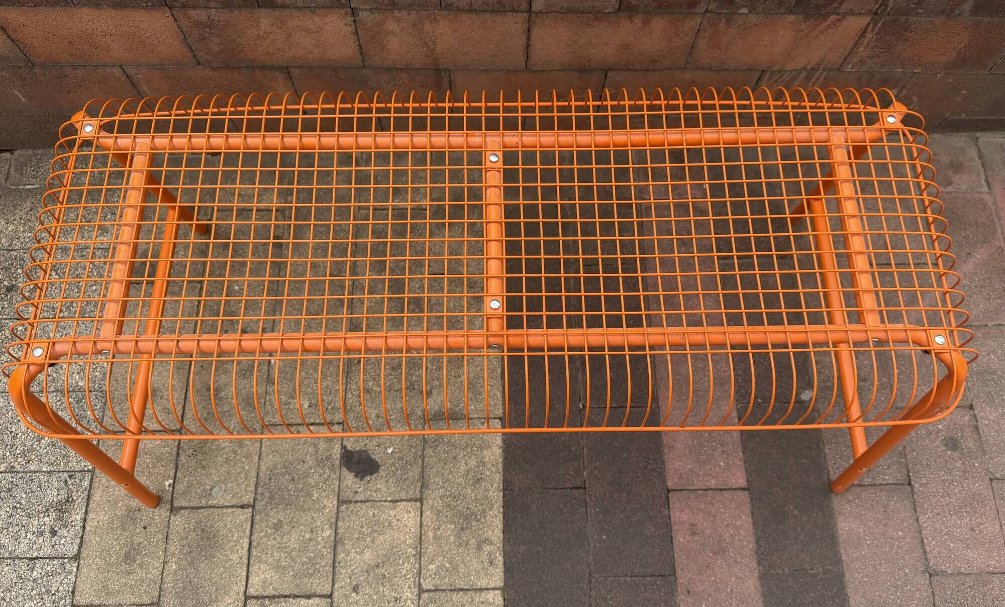 Banc design IKEA modèle Västeron en métal orange vers 1980 par Inml