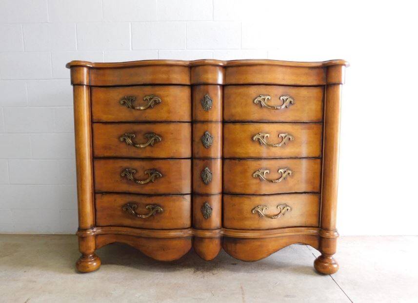 Century Furniture Traditional 8-Drawer Fruitwood Dresser/Chest of Drawers