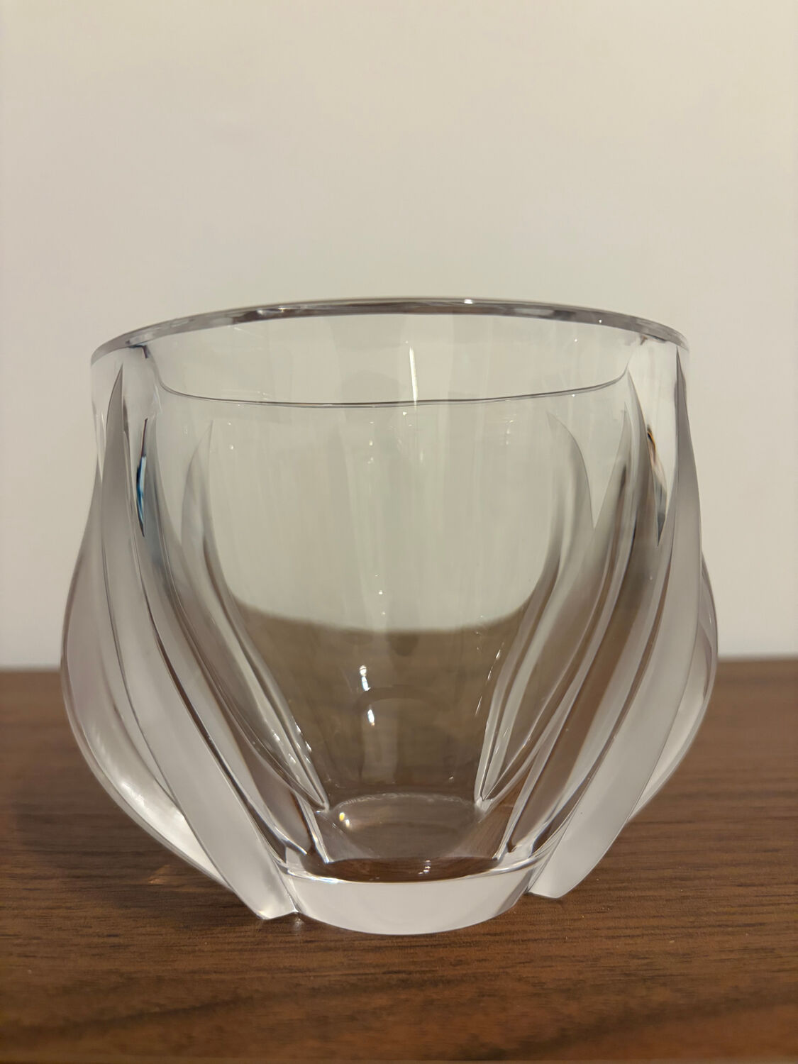 Lalique France vase with tulips in crystal