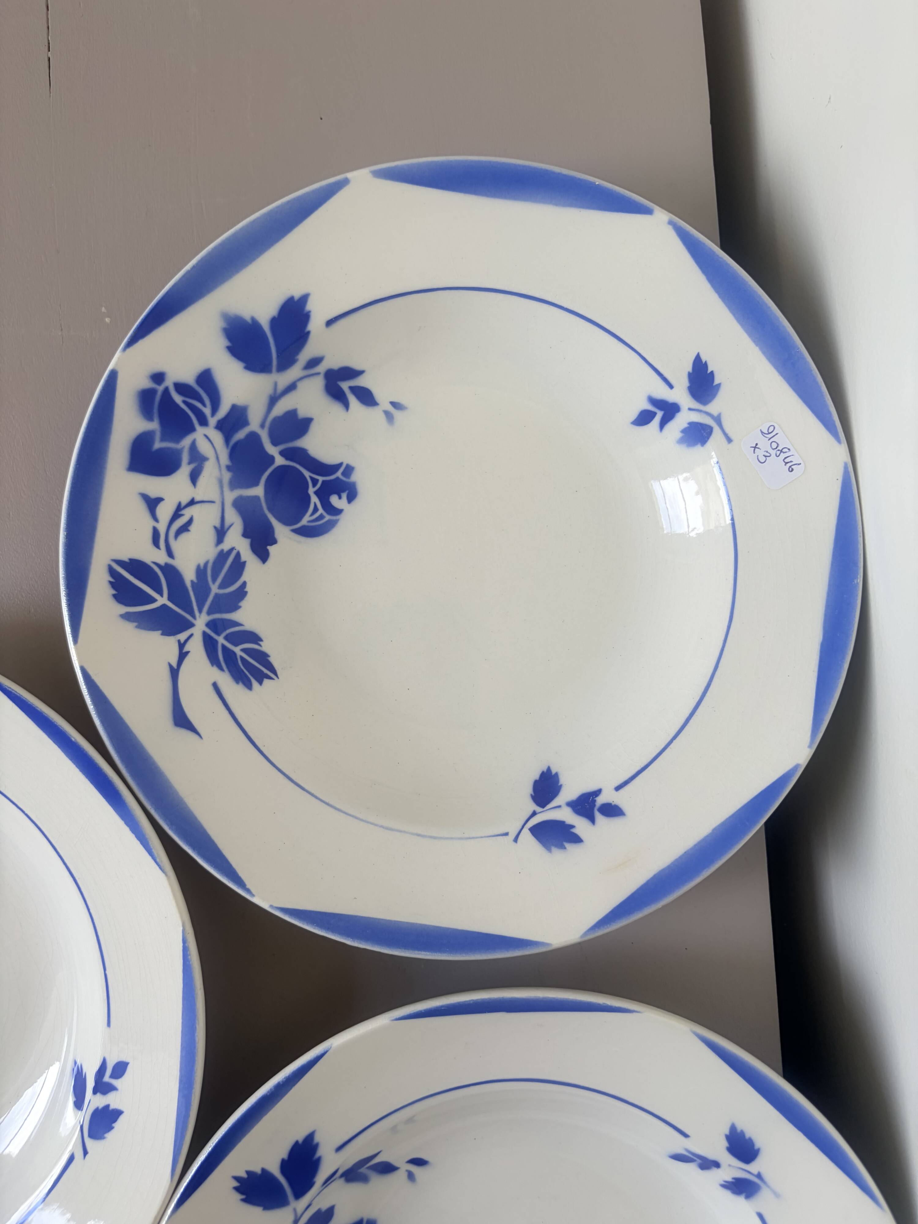 3 vintage deep plates 210846