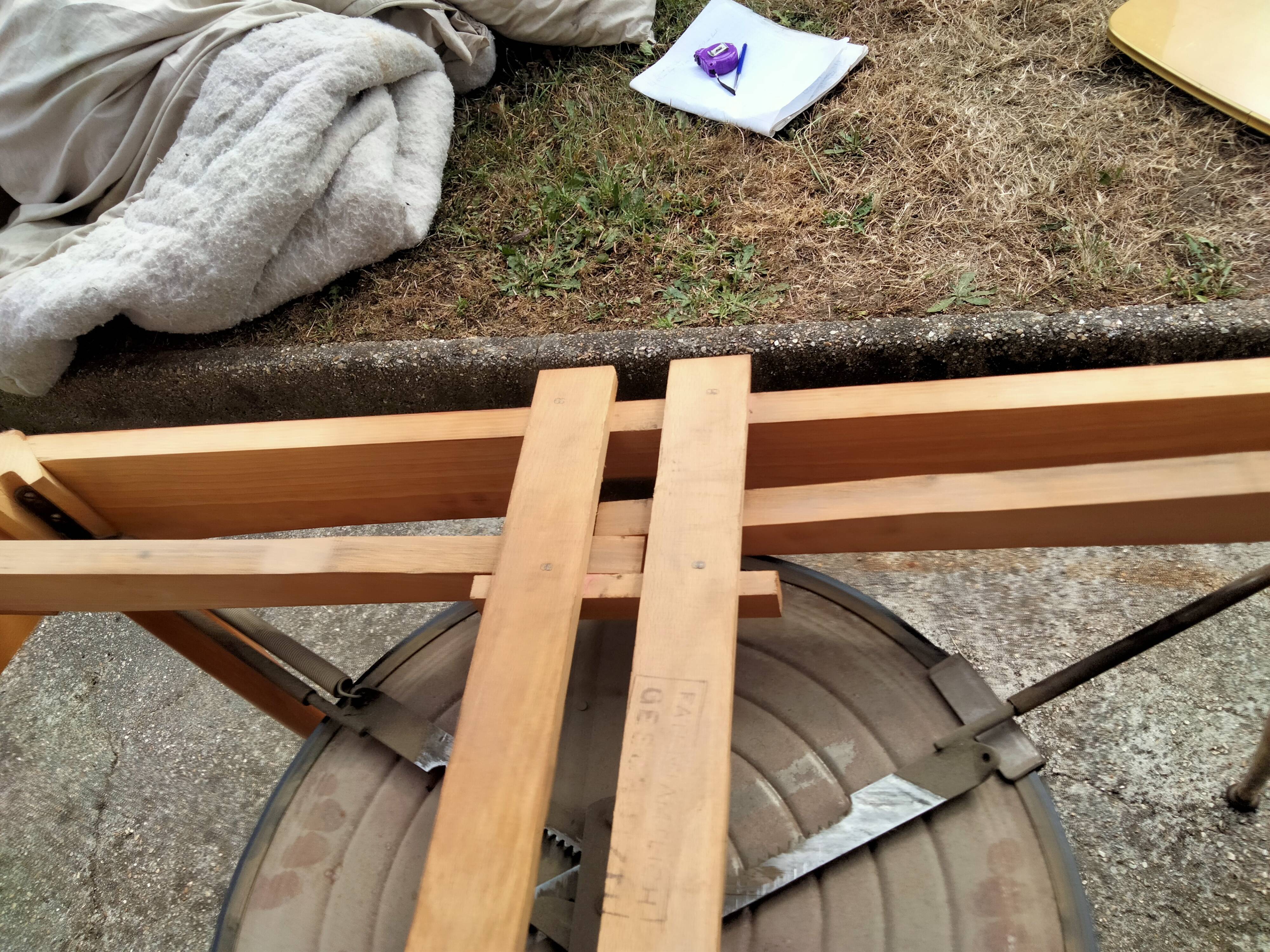 Extendable table with extensions old vintage compass legs design XXeme