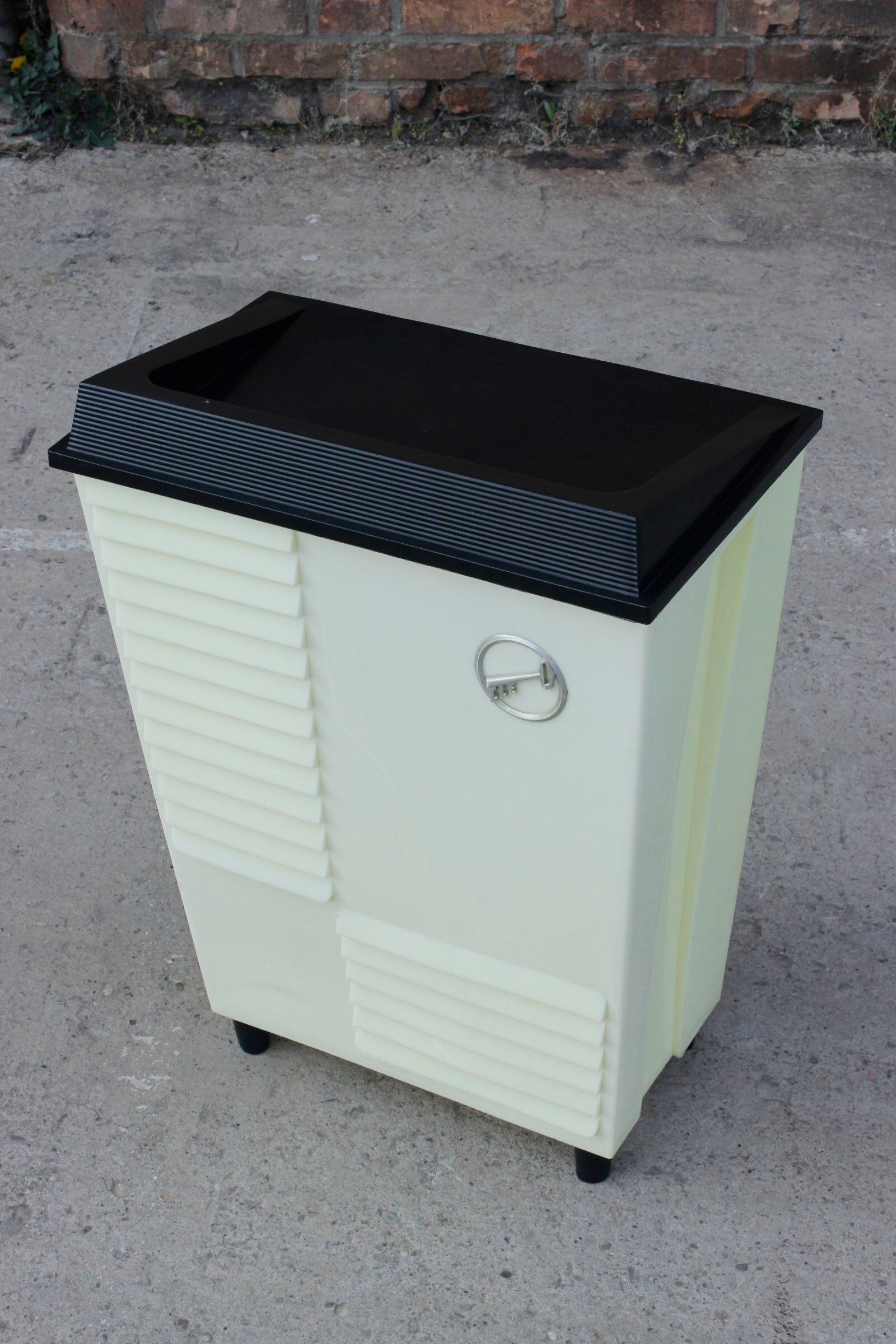 Vintage plastic laundry basket, France 1950s