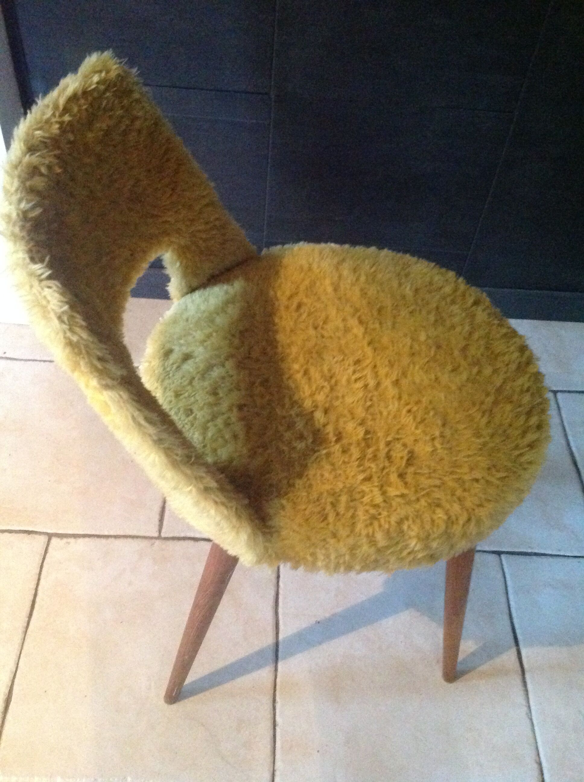 Vintage chair in moumoute