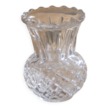 Petit vase en verre blanc ciselé « Lys »