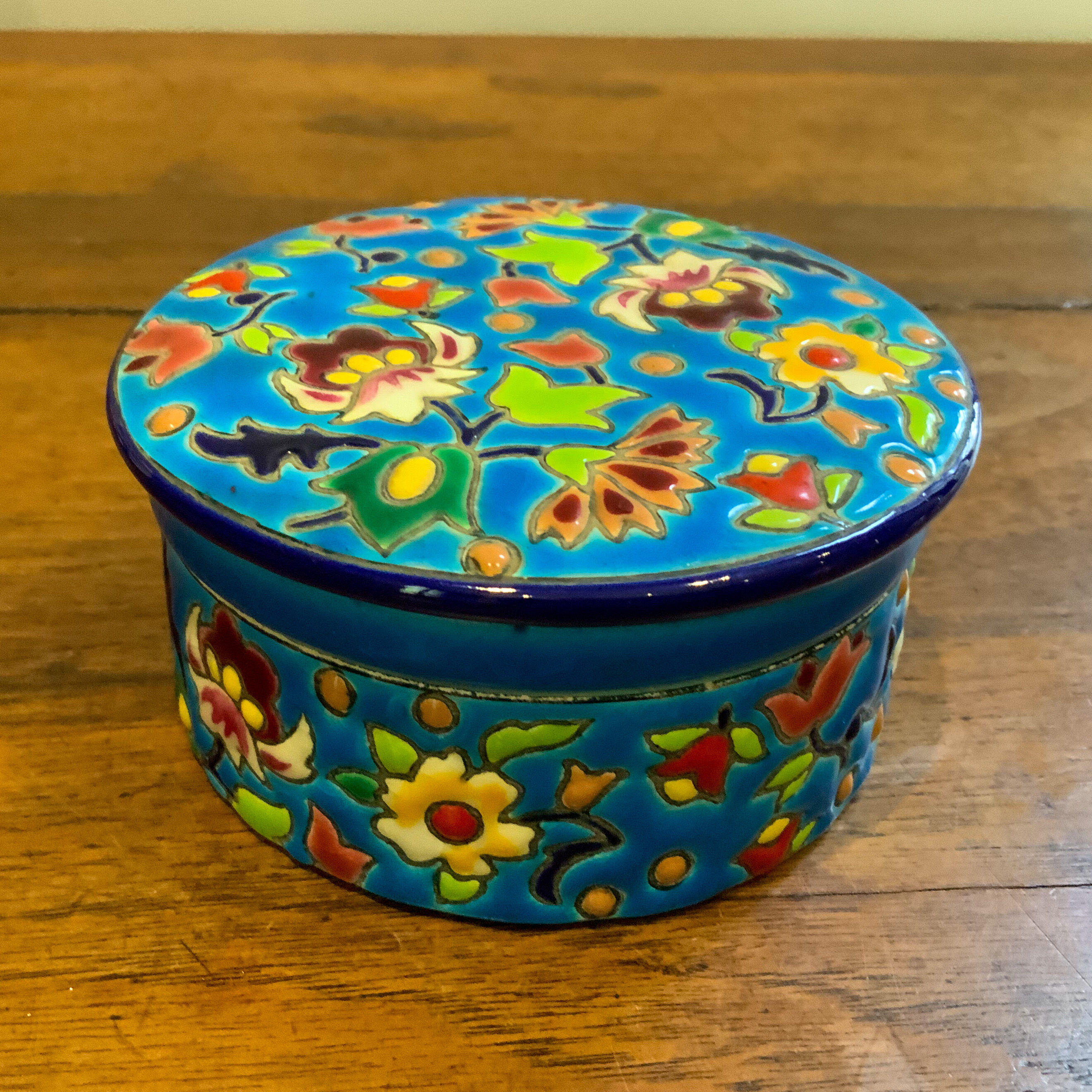 Round box in Longwy enamels
