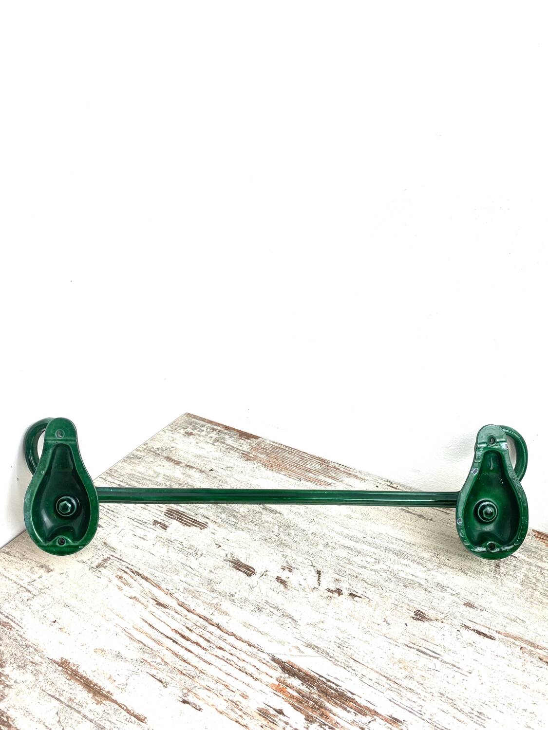 Enamelled cast iron towel holder