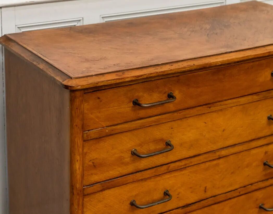 Vintage Scandinavian chest of drawers in solid oak, 1960s.