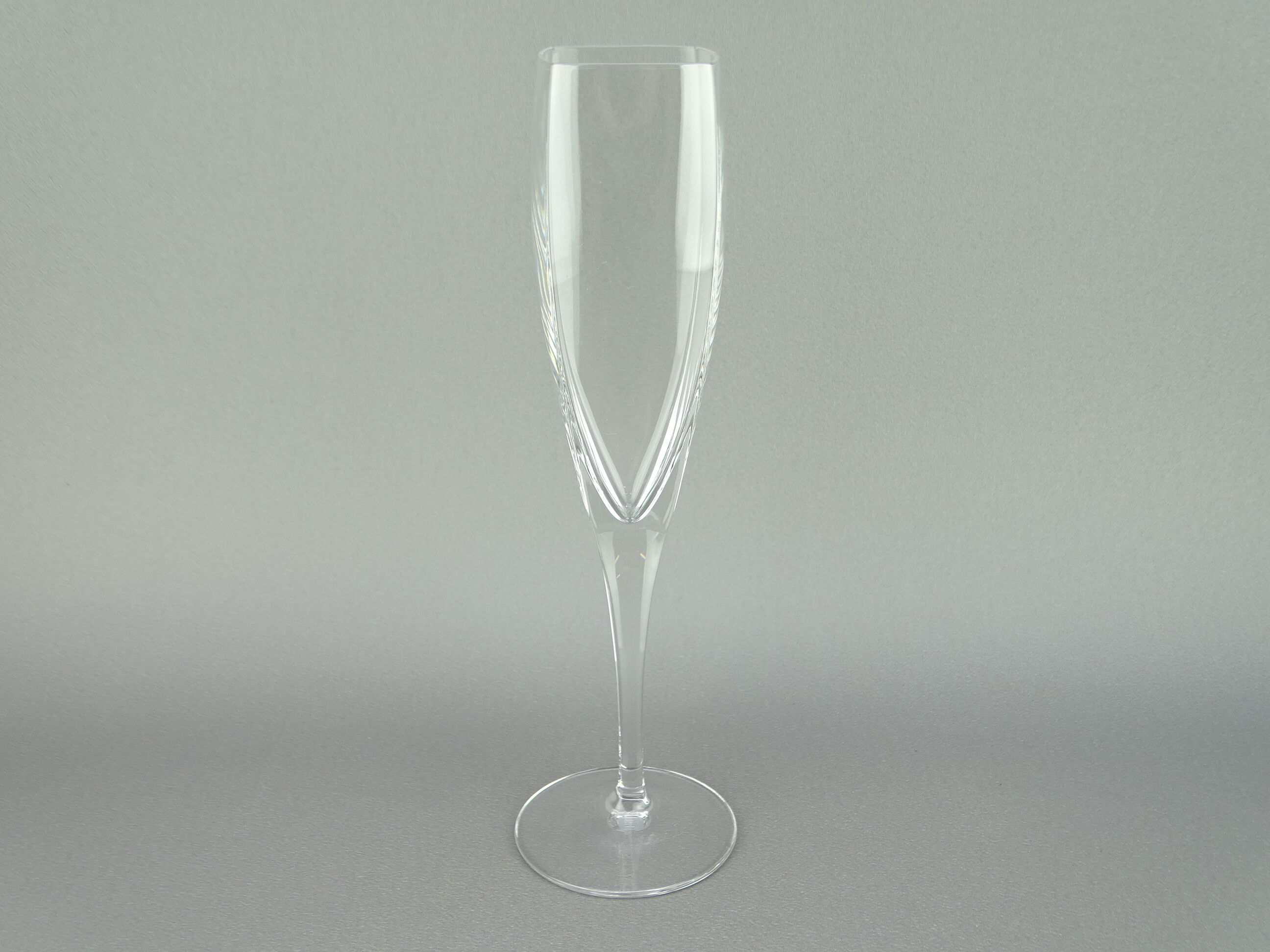 Series of 4 crystal champagne flutes model Mikasa clear panache