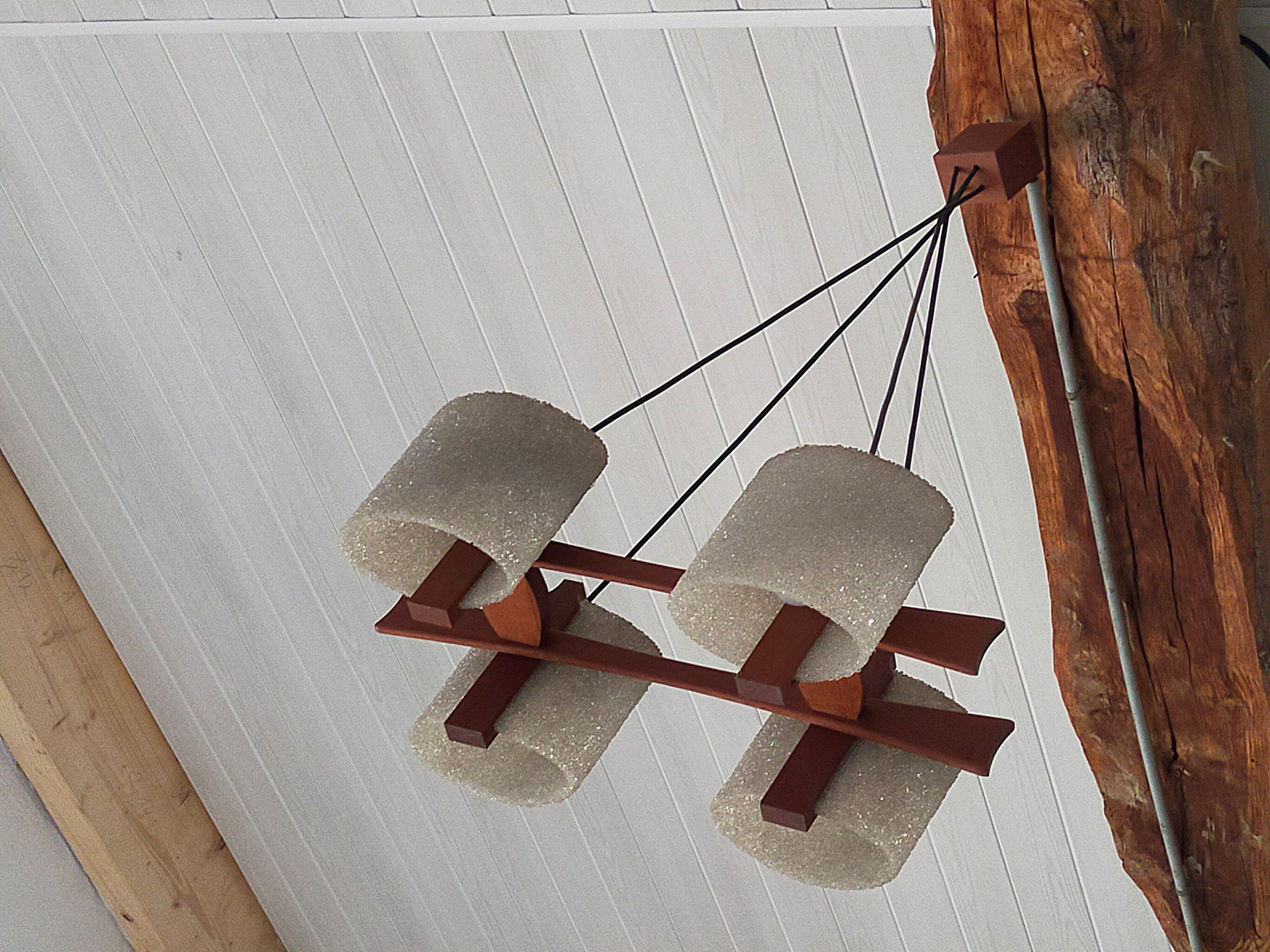 Lustre vintage scandinave en teck et perspex