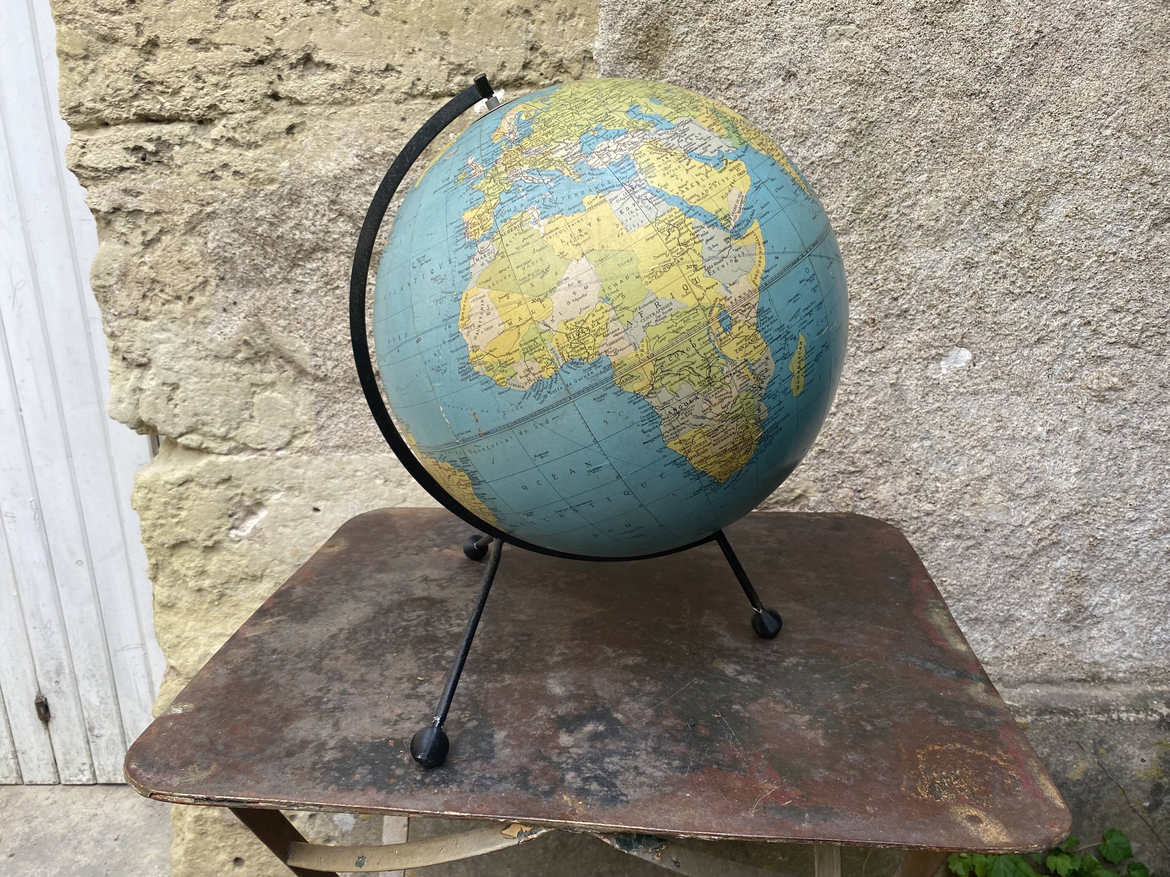 Terrestrial globe Taride 1967