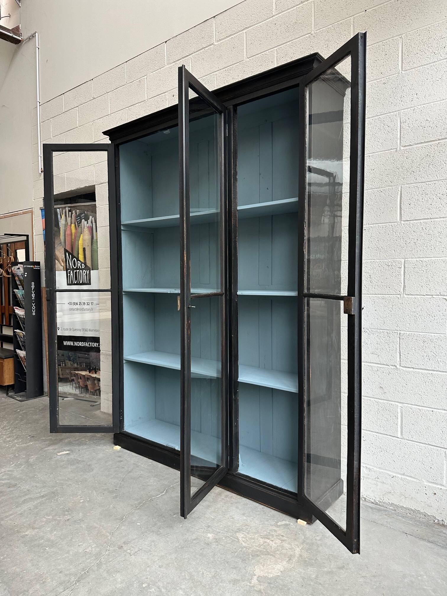 Late 19th century museum display case