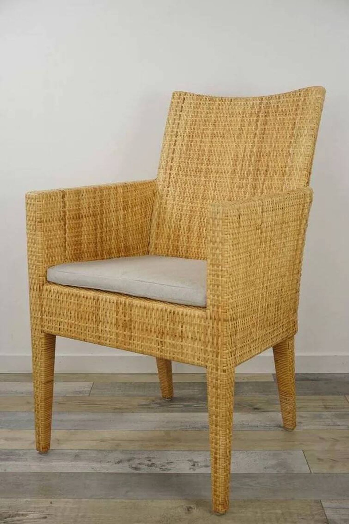 Fauteuil en bois et rotin tressé