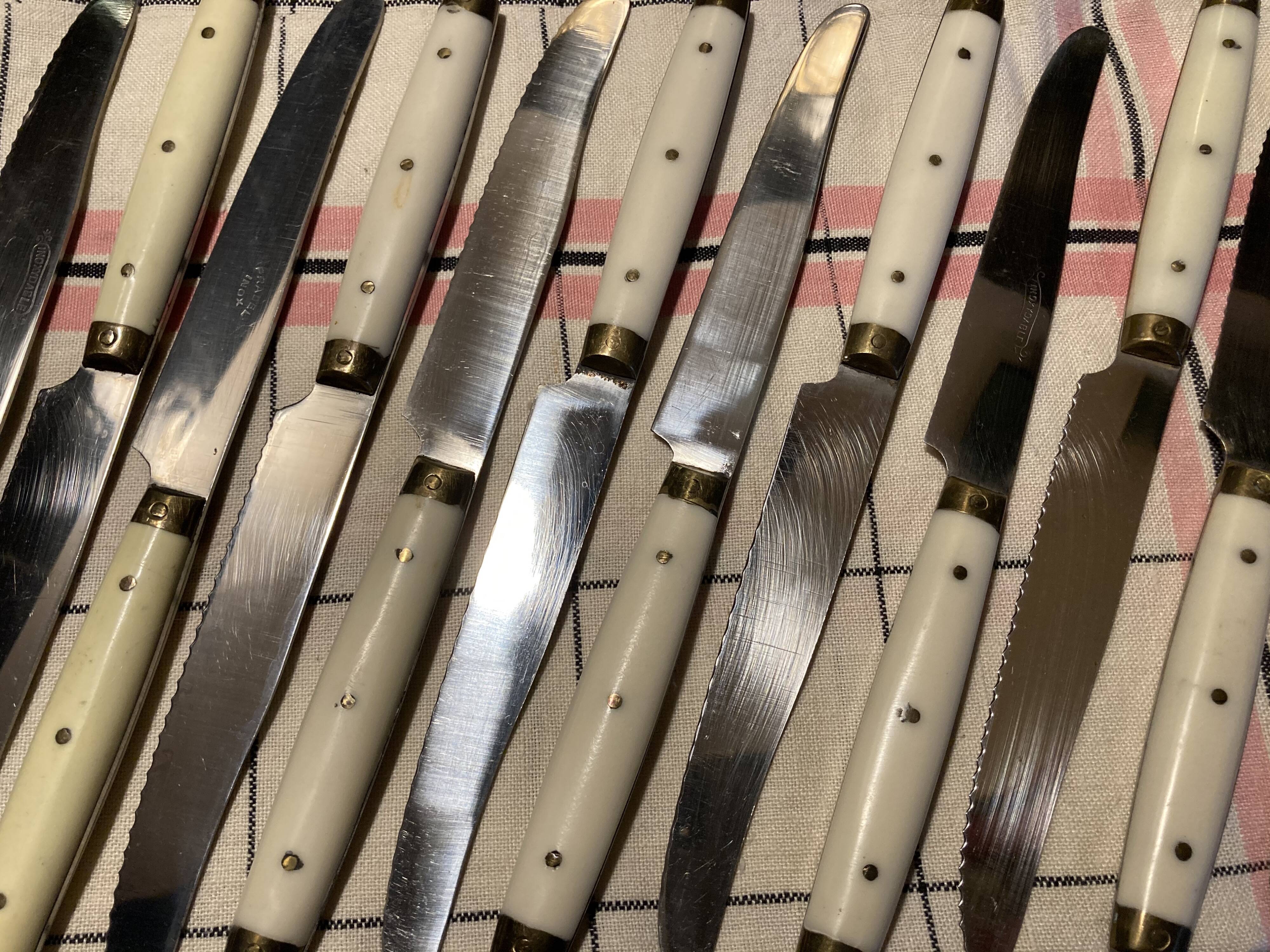 Lot 12 Pradel knives