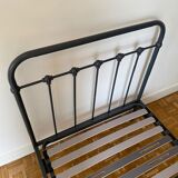 Metal bed style "dorm"