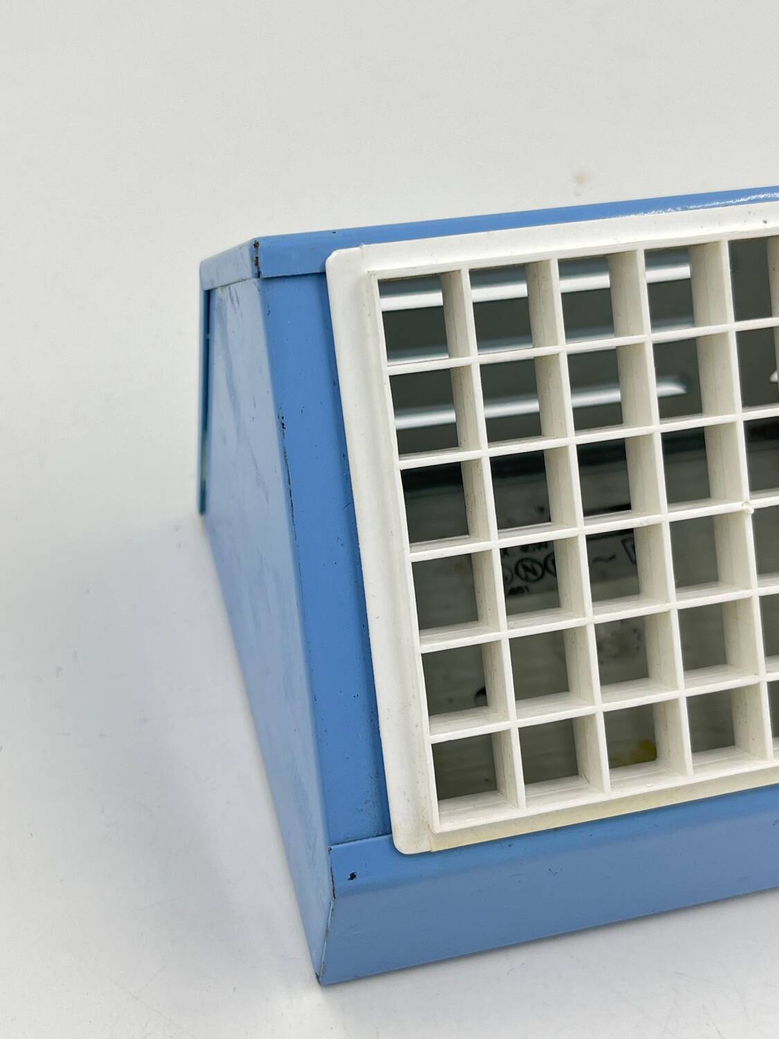 Blue wall light V204