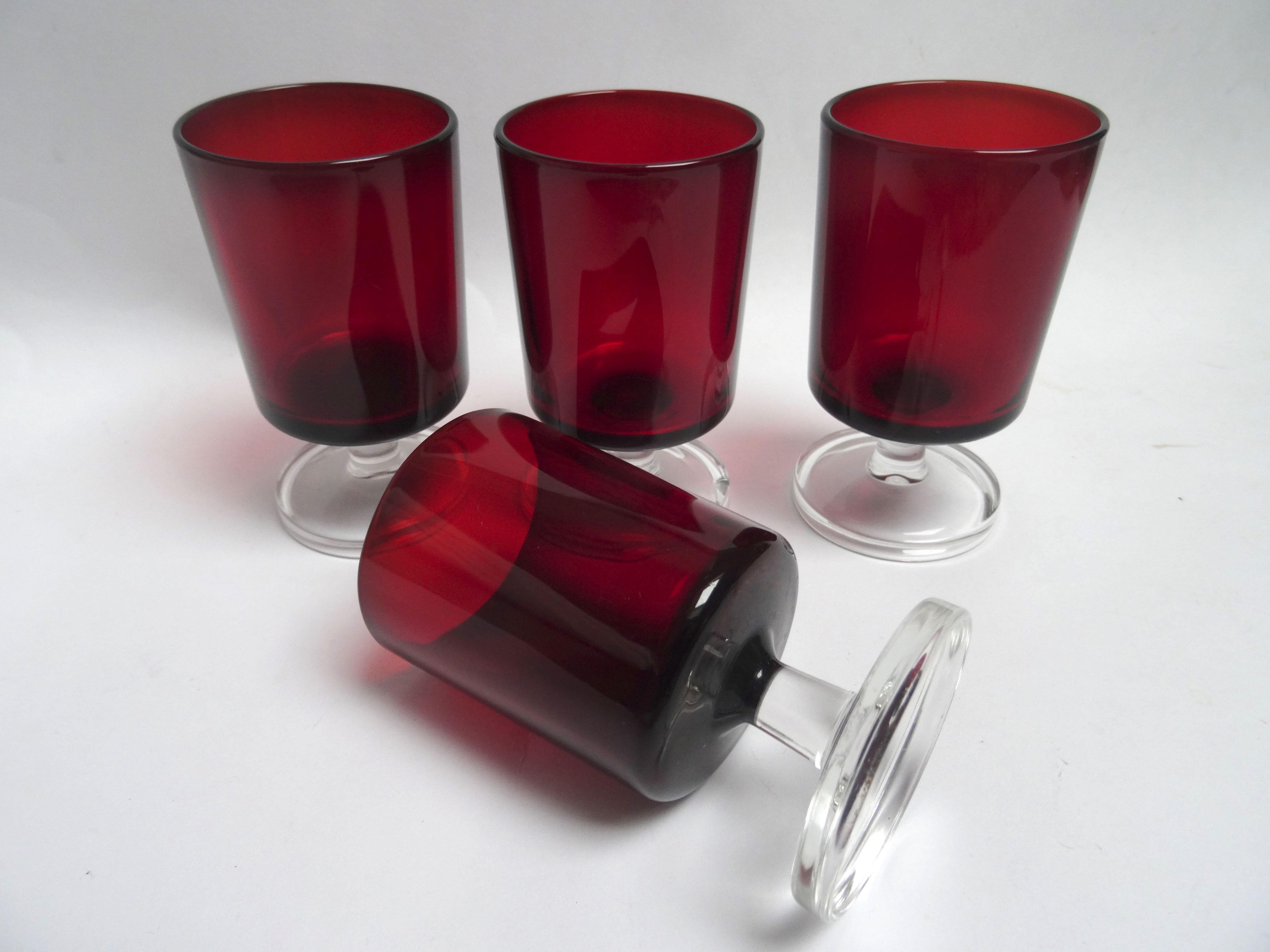 4 Cavalier glasses ruby with white wine